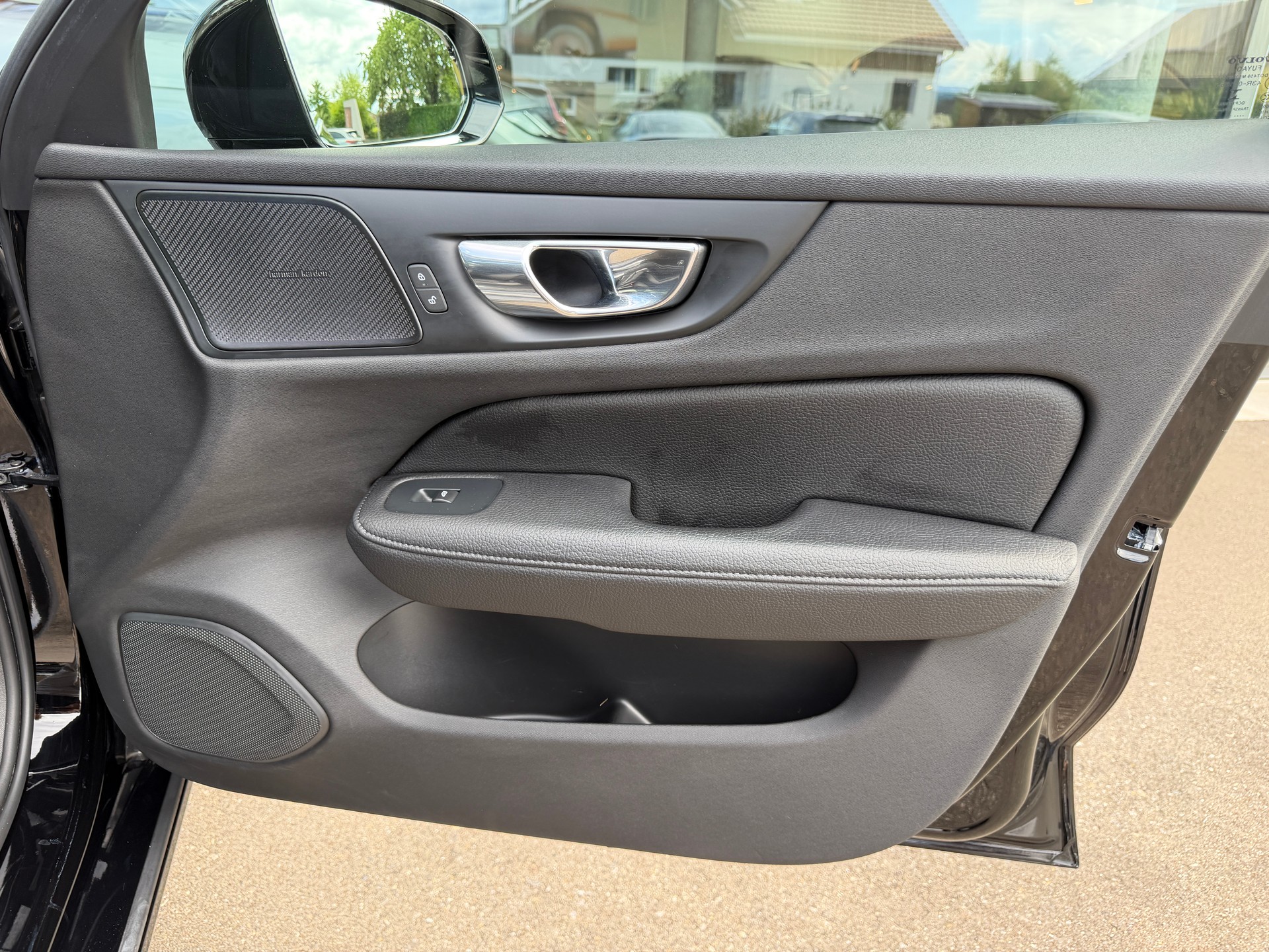 VOLVO V60 T5 R-Design Geartronic-image-17