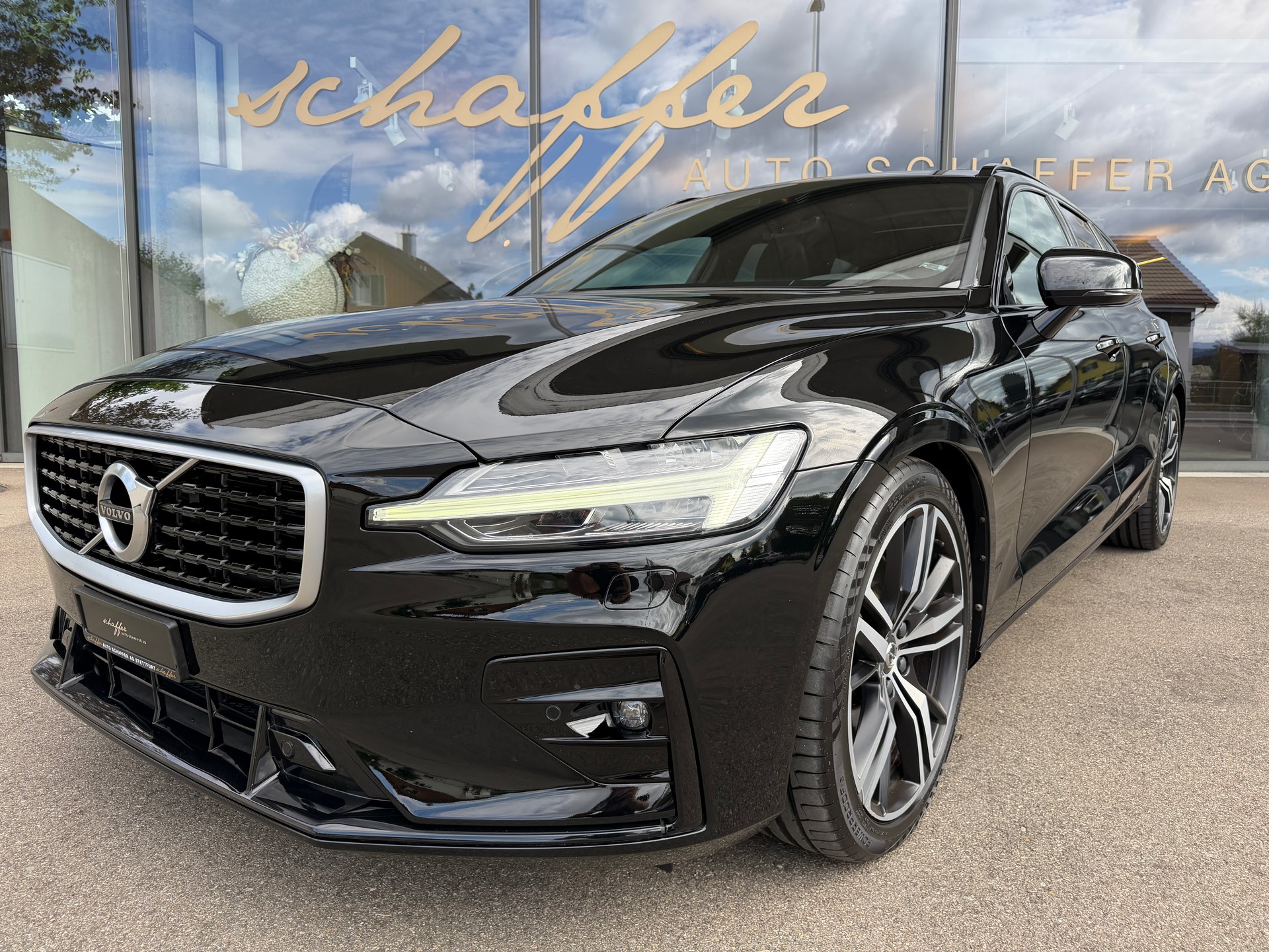 VOLVO V60 T5 R-Design Geartronic-showroom-element-1