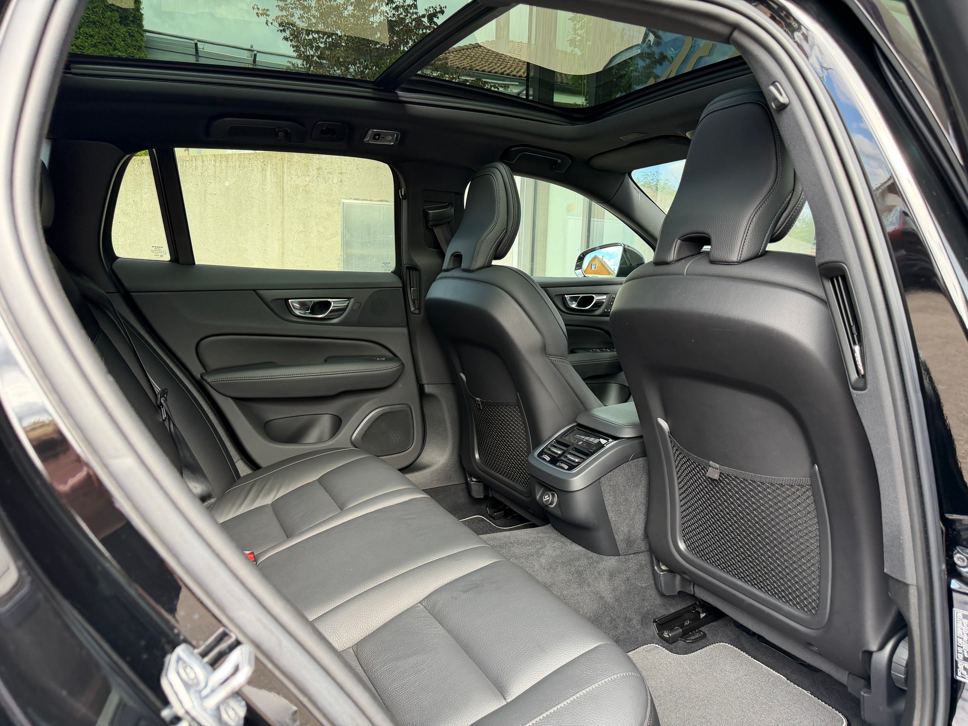 VOLVO V60 T5 R-Design Geartronic-image-19