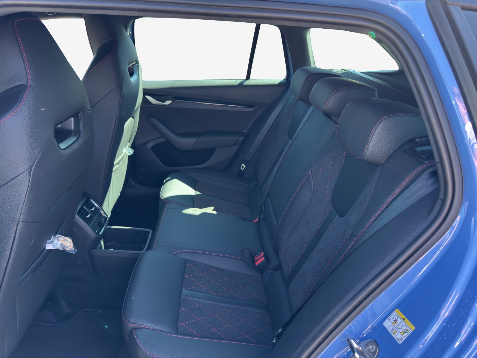 SKODA Octavia RS 30 Years Edition-image-11