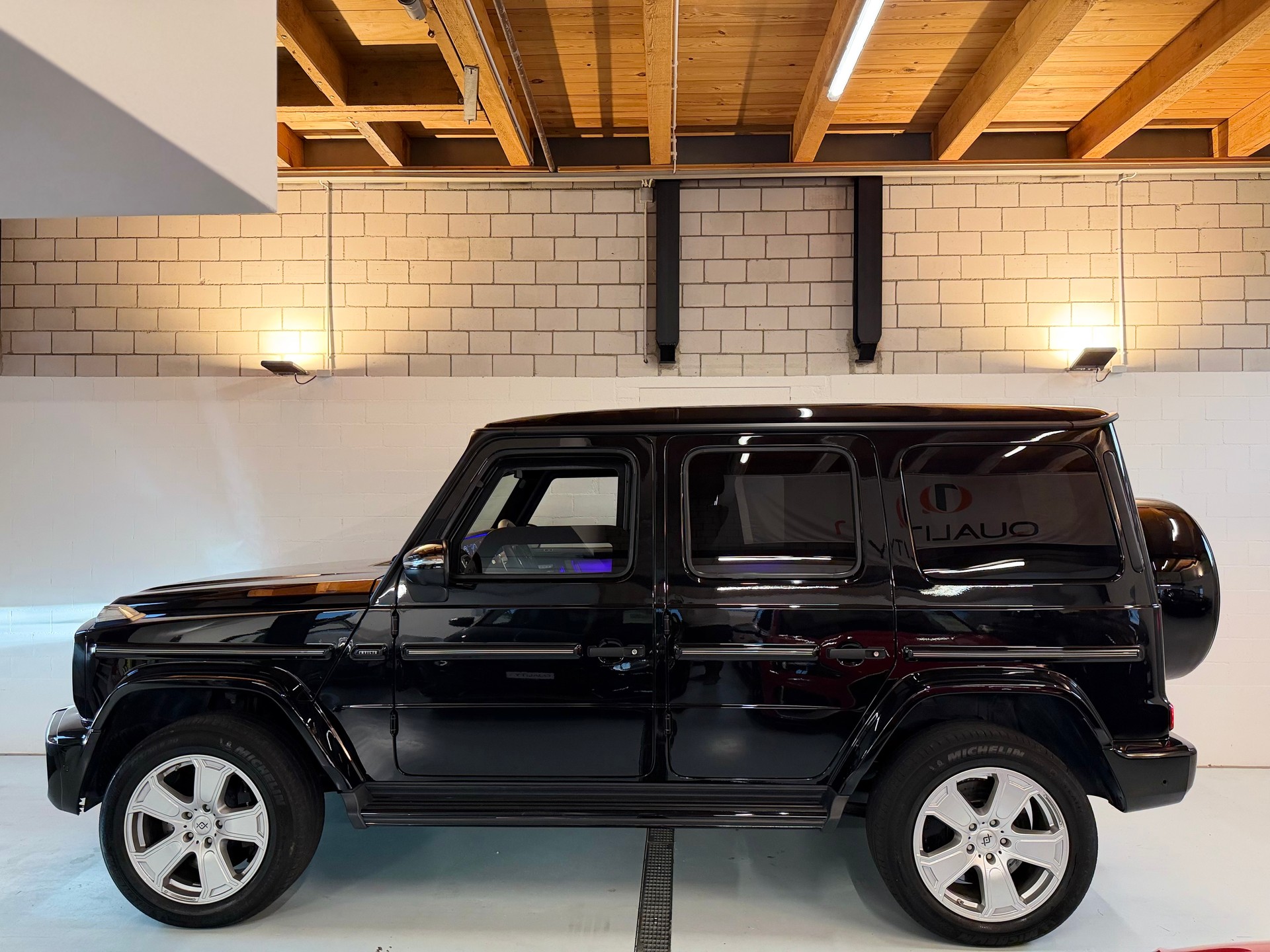 MERCEDES-BENZ G 500 BRABUS Invicto Pure VR6 ERV (Gepanzert)-showroom-element-3
