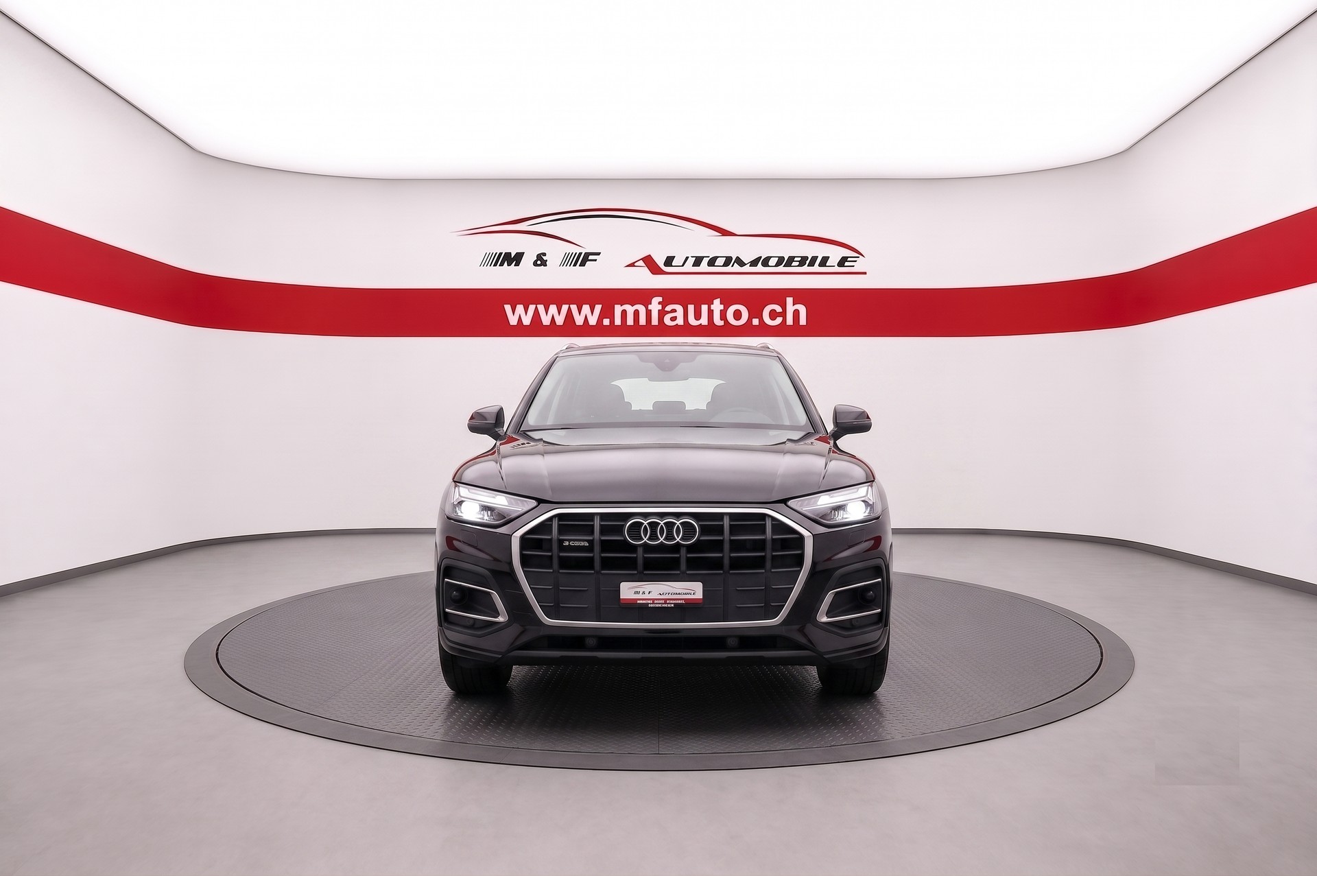 AUDI Q5 2.0 40 TDI quattro S-Tronic CH FZ MIT GRARIS SERVICE-showroom-element-2