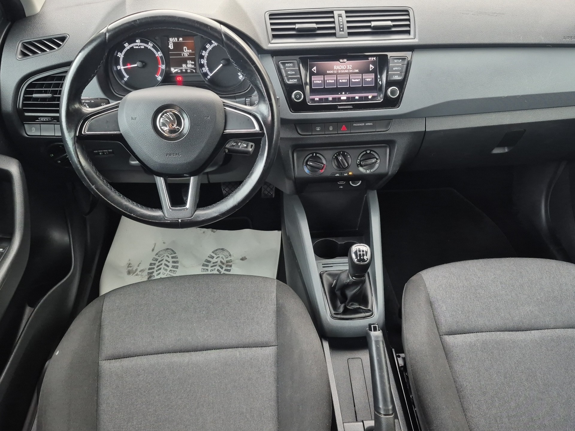 SKODA Fabia 1.0 MPI Ambition-image-10