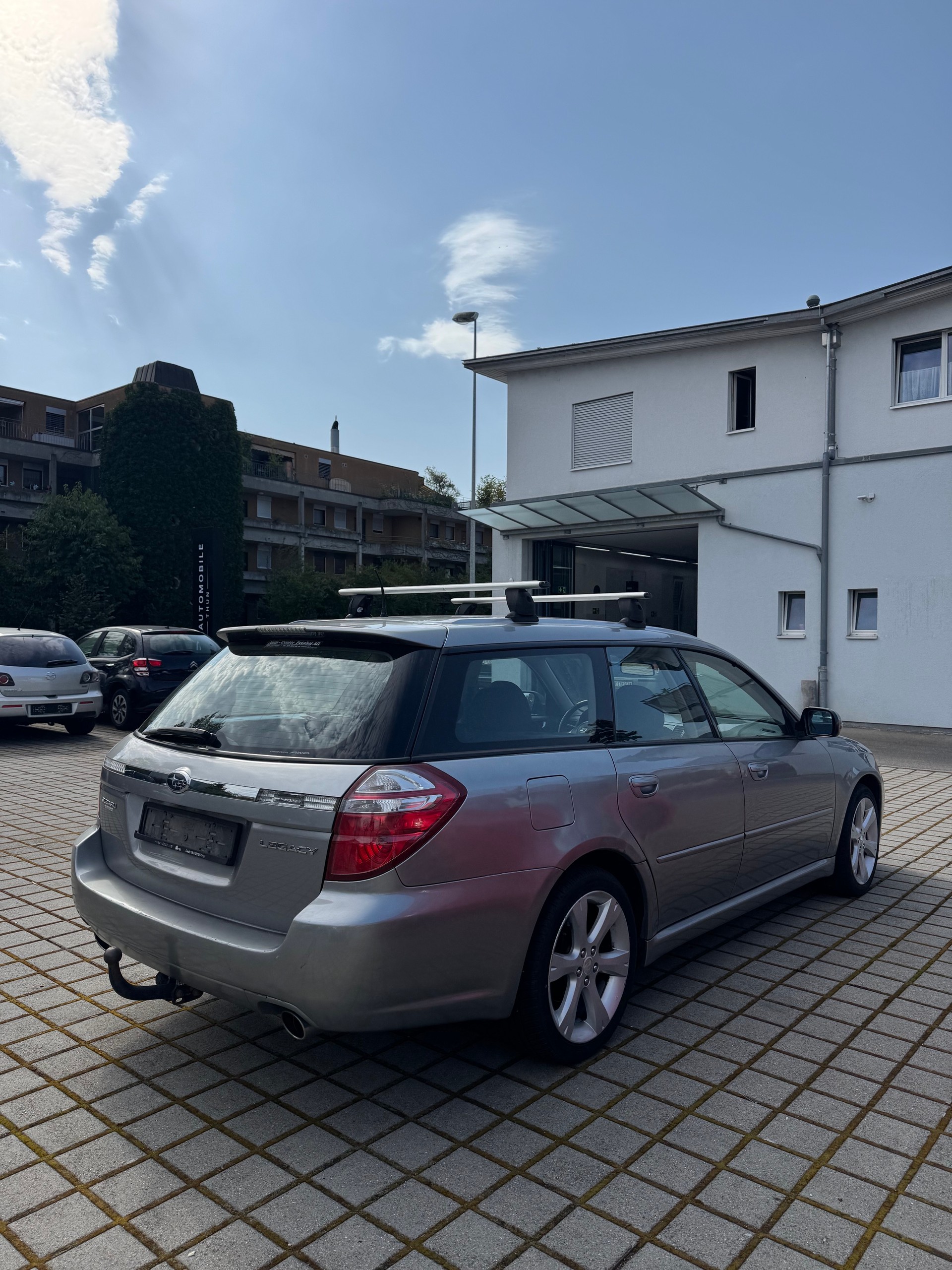 SUBARU Legacy 2.0R AWD Swiss-showroom-element-1