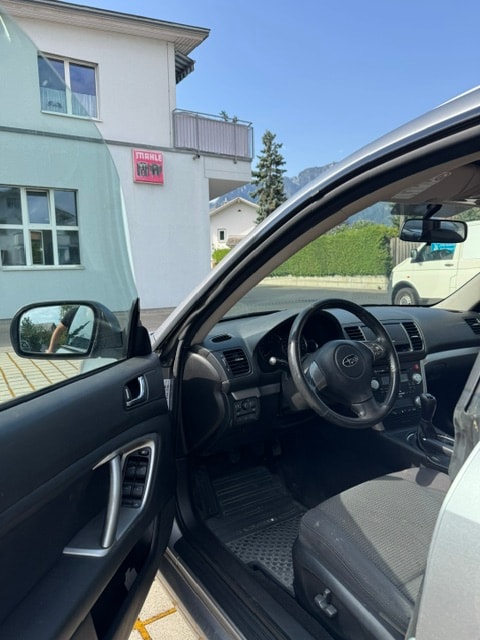 SUBARU Legacy 2.0R AWD Swiss-showroom-element-3