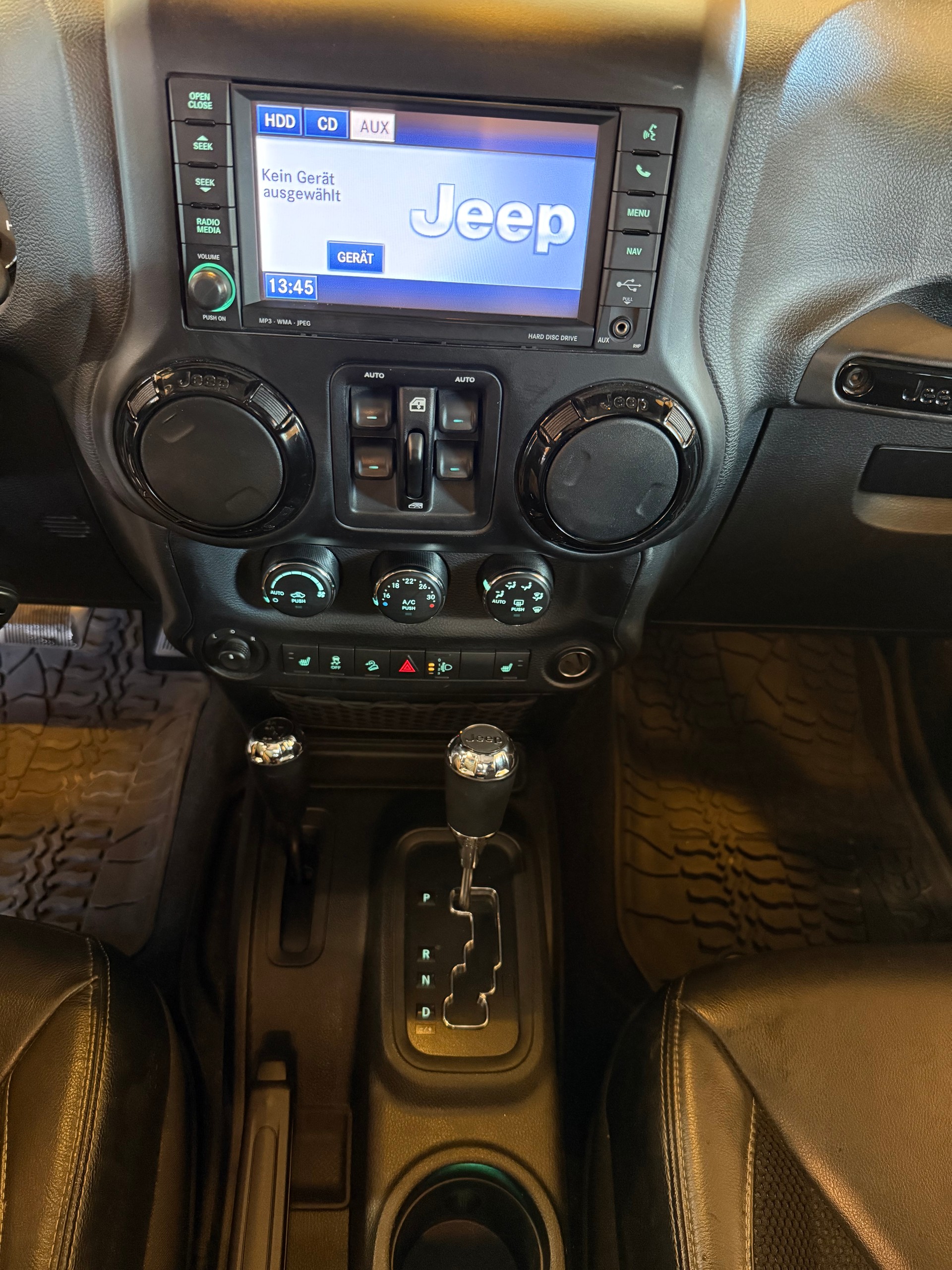 JEEP Wrangler 2.8CRD Unlimited 75th Anniversary Automat-image-12