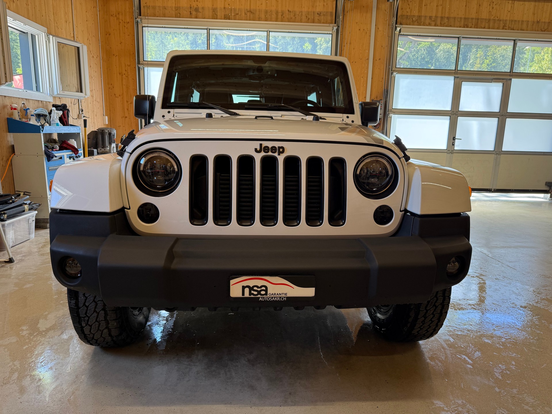 JEEP Wrangler 2.8CRD Unlimited 75th Anniversary Automat-showroom-element-1