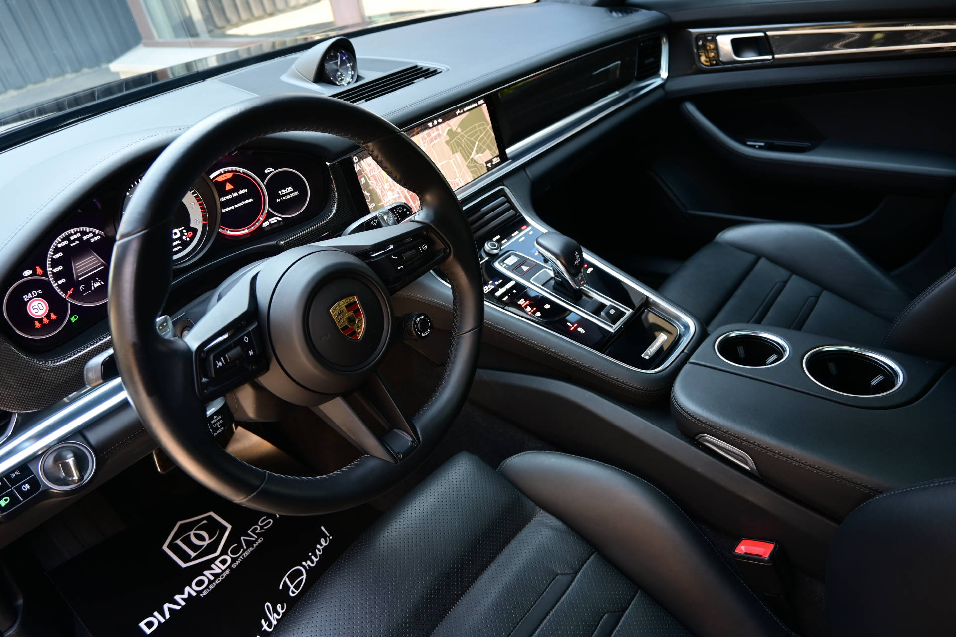 PORSCHE Panamera Sport Turismo 4.0 V8 GTS *CH-Auto*Carbon Interieur*Panoramadach*-image-8