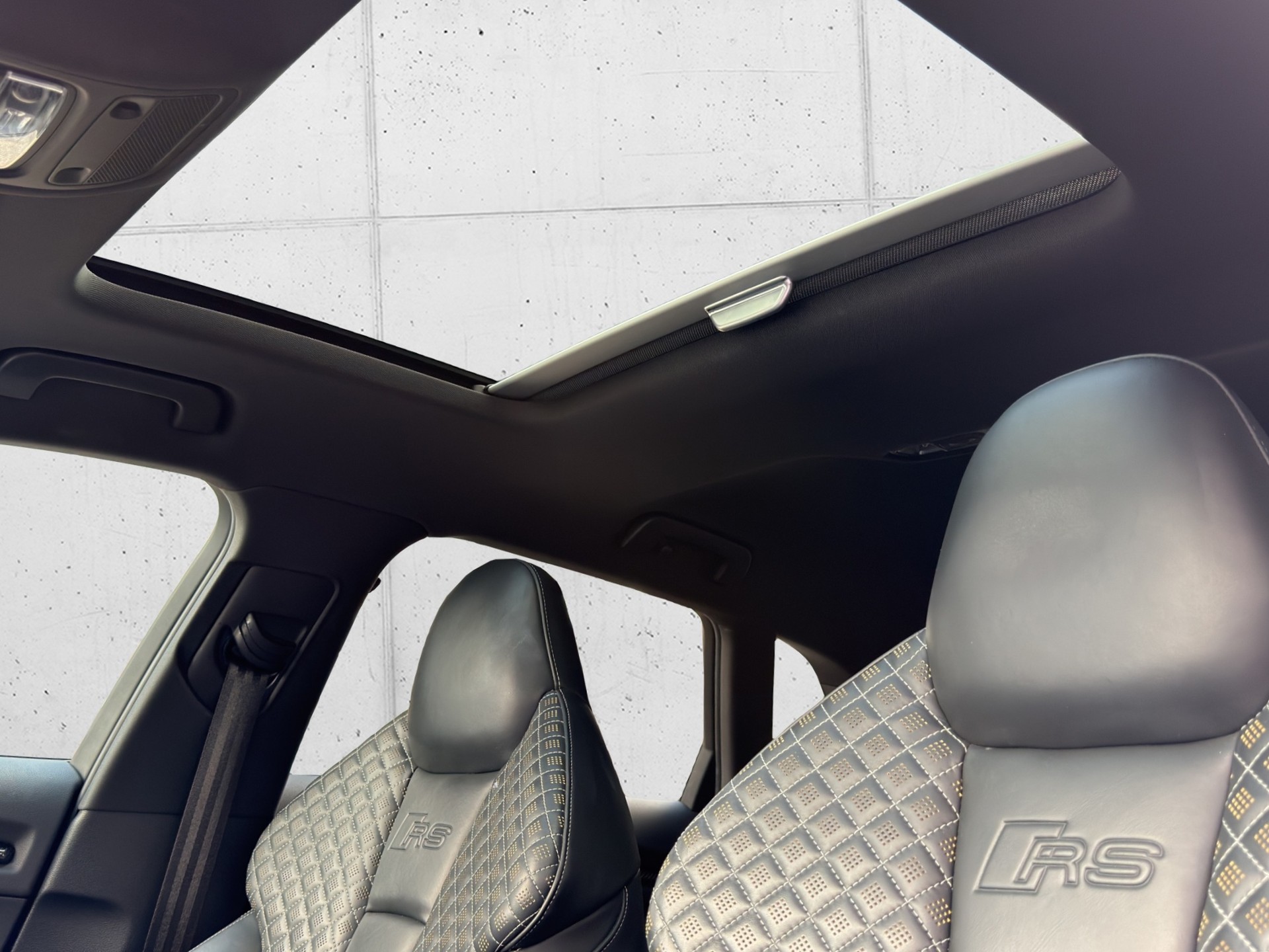AUDI RS3 Sportback 2.5 TSI quattro S-tronic-image-11