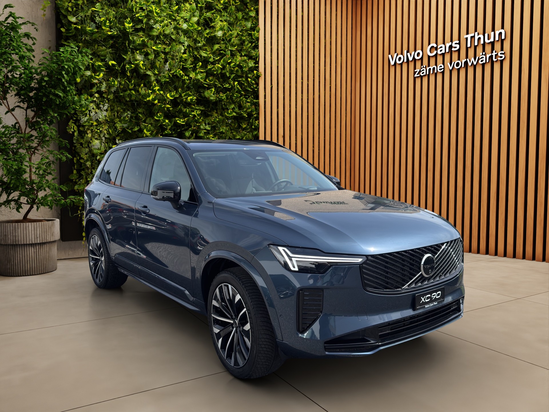 VOLVO XC90 2.0 T8 TE Plus Dark eAWD-showroom-element-2