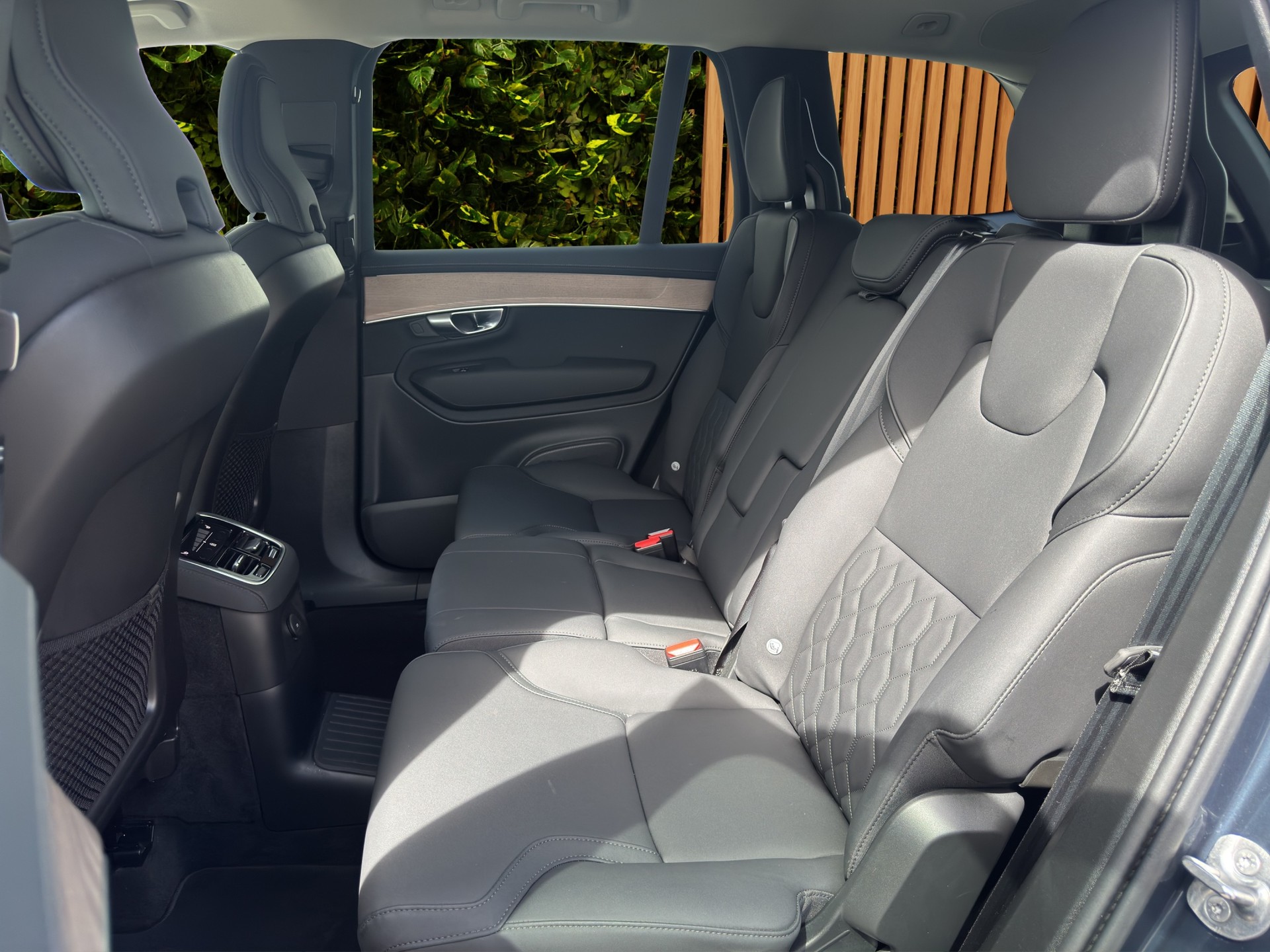 VOLVO XC90 2.0 T8 TE Plus Dark eAWD-image-14