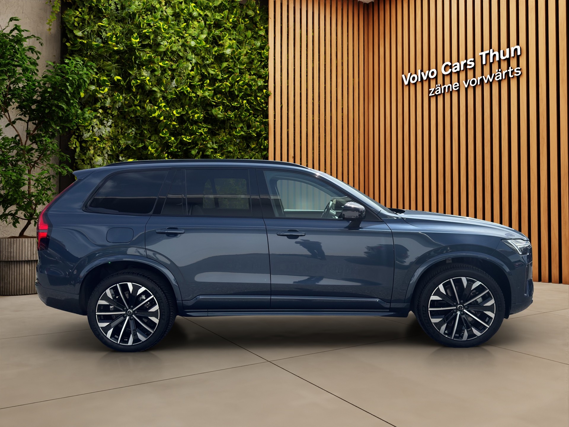 VOLVO XC90 2.0 T8 TE Plus Dark eAWD-showroom-element-3