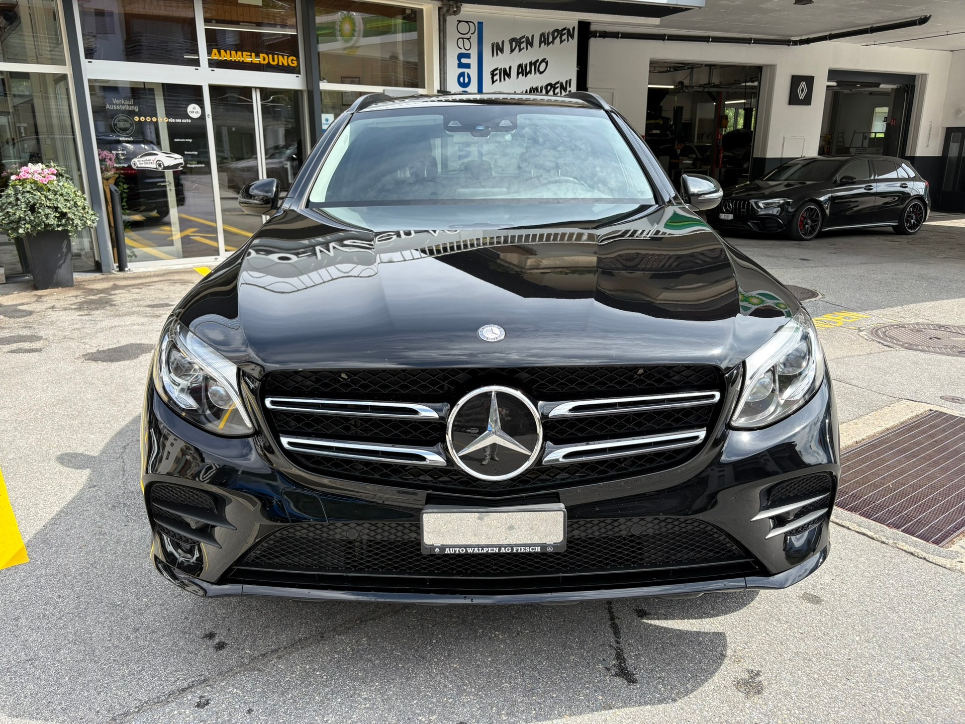 MERCEDES-BENZ GLC 250 d AMG Line 4Matic-showroom-element-1