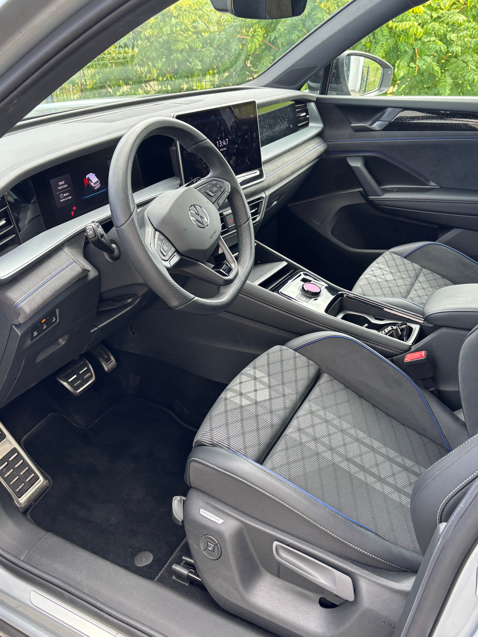 VW Tayron 1.5 TSI PHEV 272 PS R-Line Black Style - Erste Hand, Pano, 20", 11'300 km-image-3