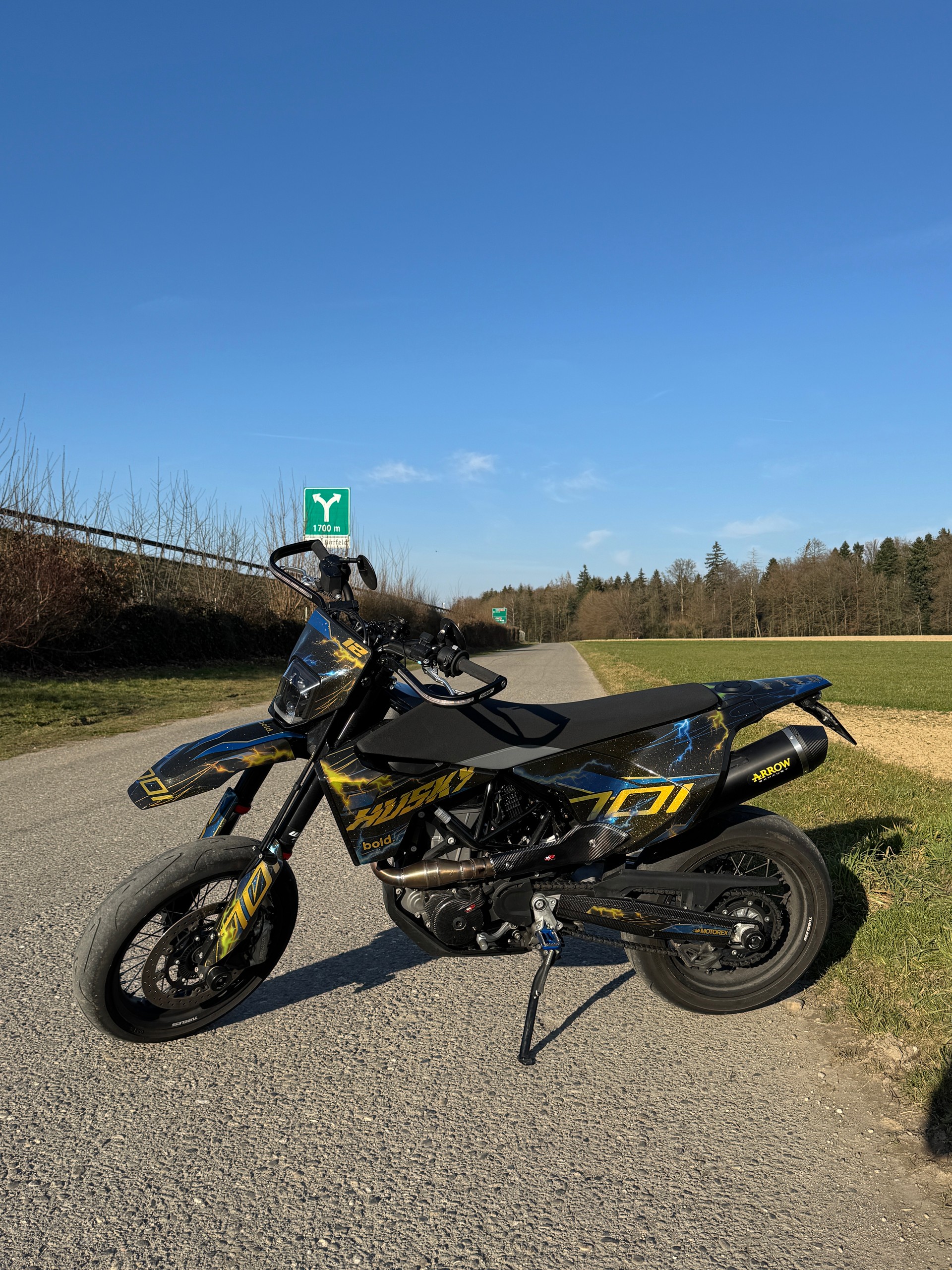 HUSQVARNA 701 Supermoto-image-1