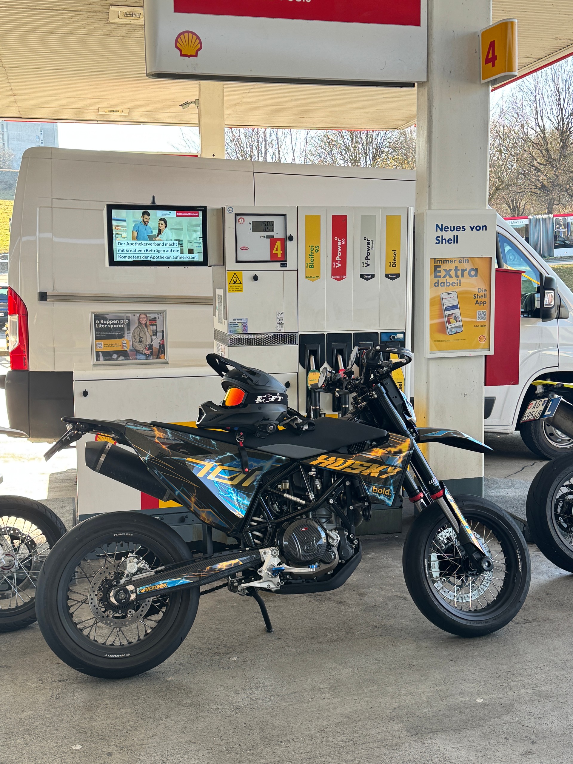 HUSQVARNA 701 Supermoto-image-2