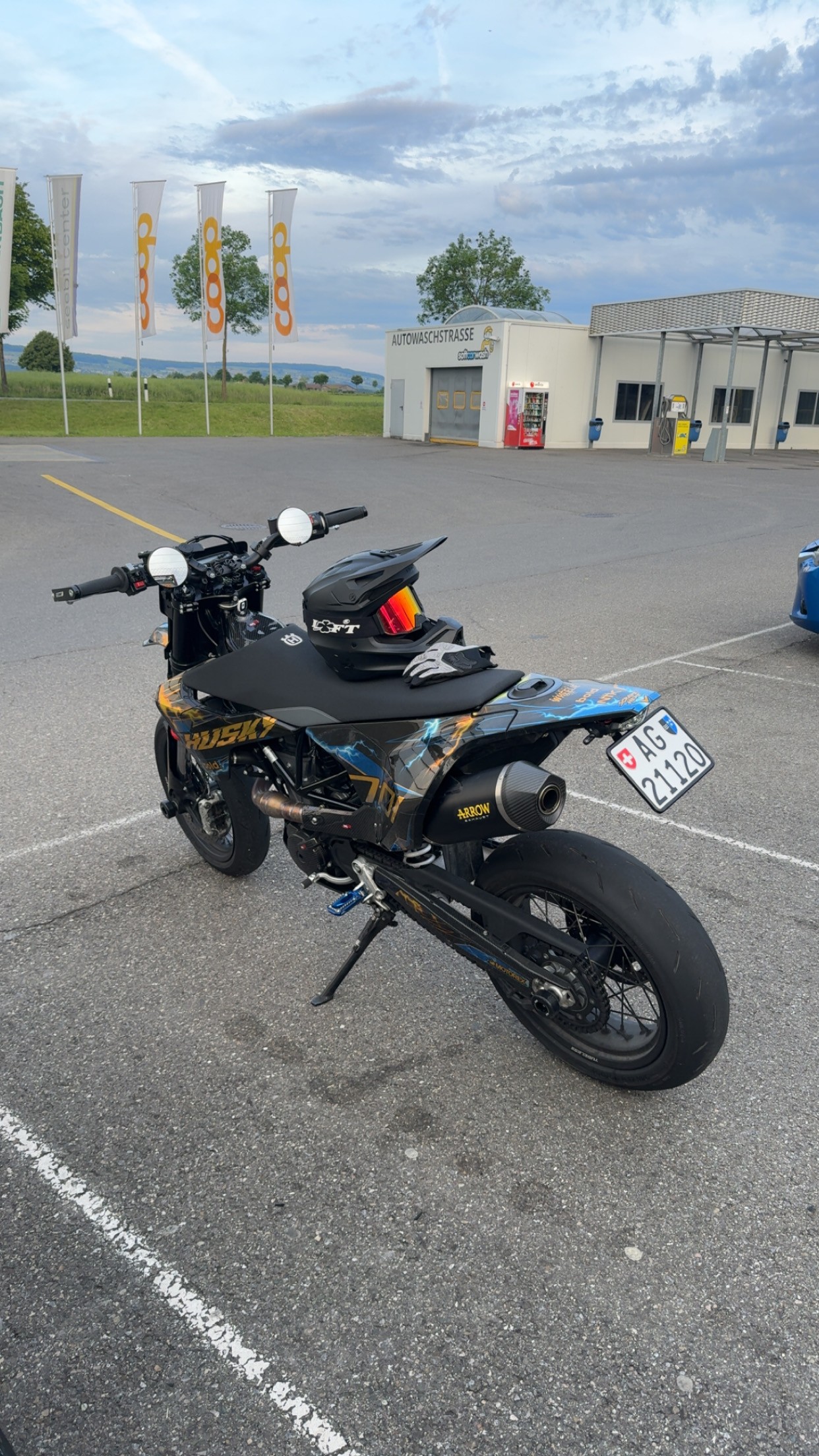 HUSQVARNA 701 Supermoto-image-3