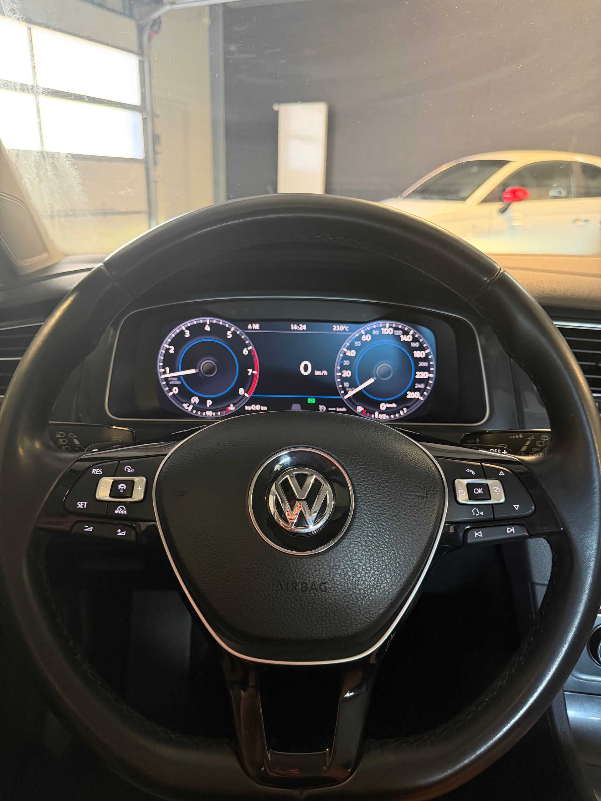 VW Golf 1.4 TSI Highline DSG-image-6