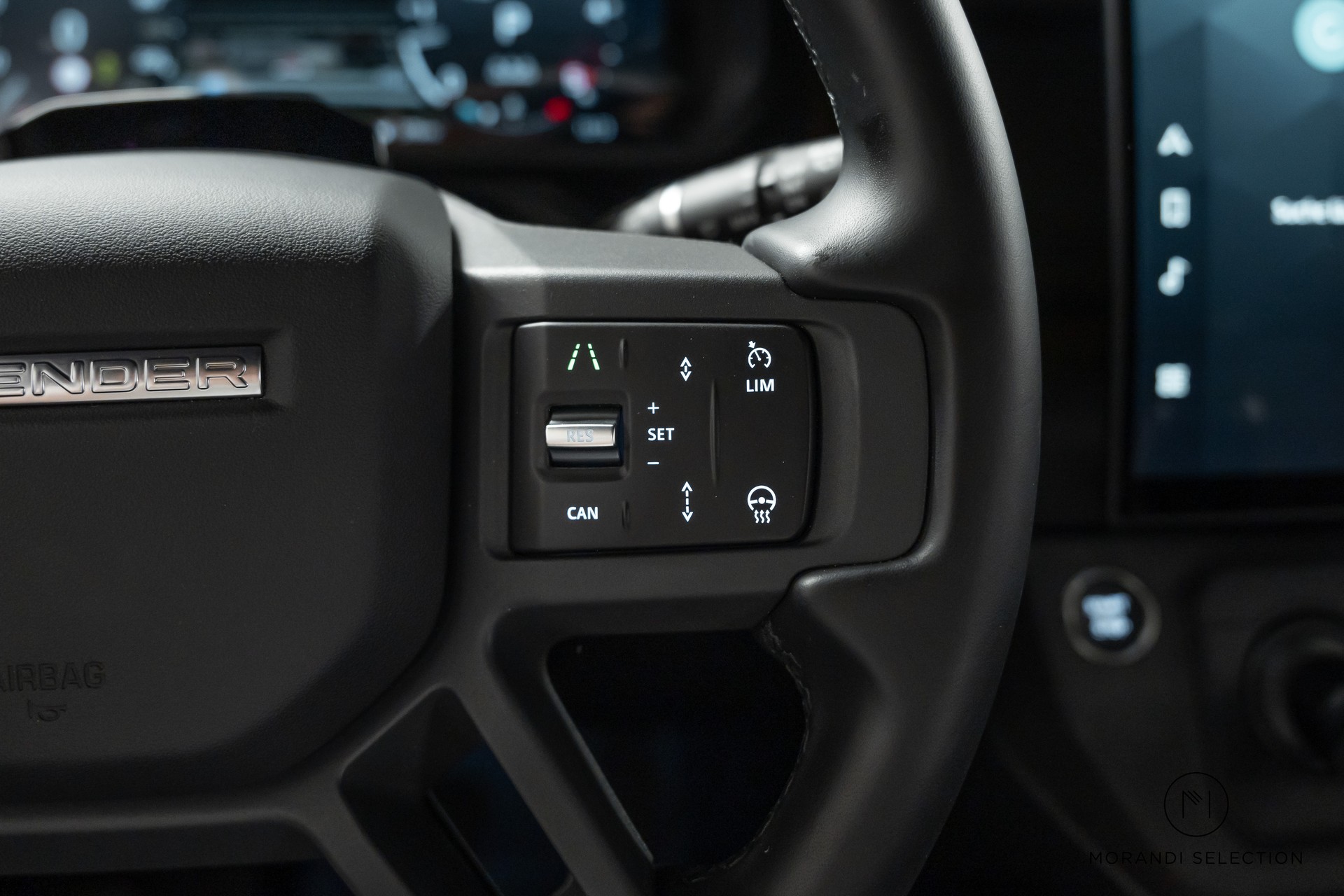LAND ROVER Defender 110 3.0 D I6 350 X-Dynamic HSE-image-26