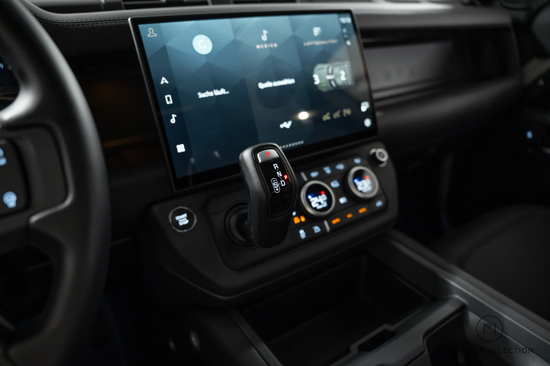 LAND ROVER Defender 110 3.0 D I6 350 X-Dynamic HSE-image-28