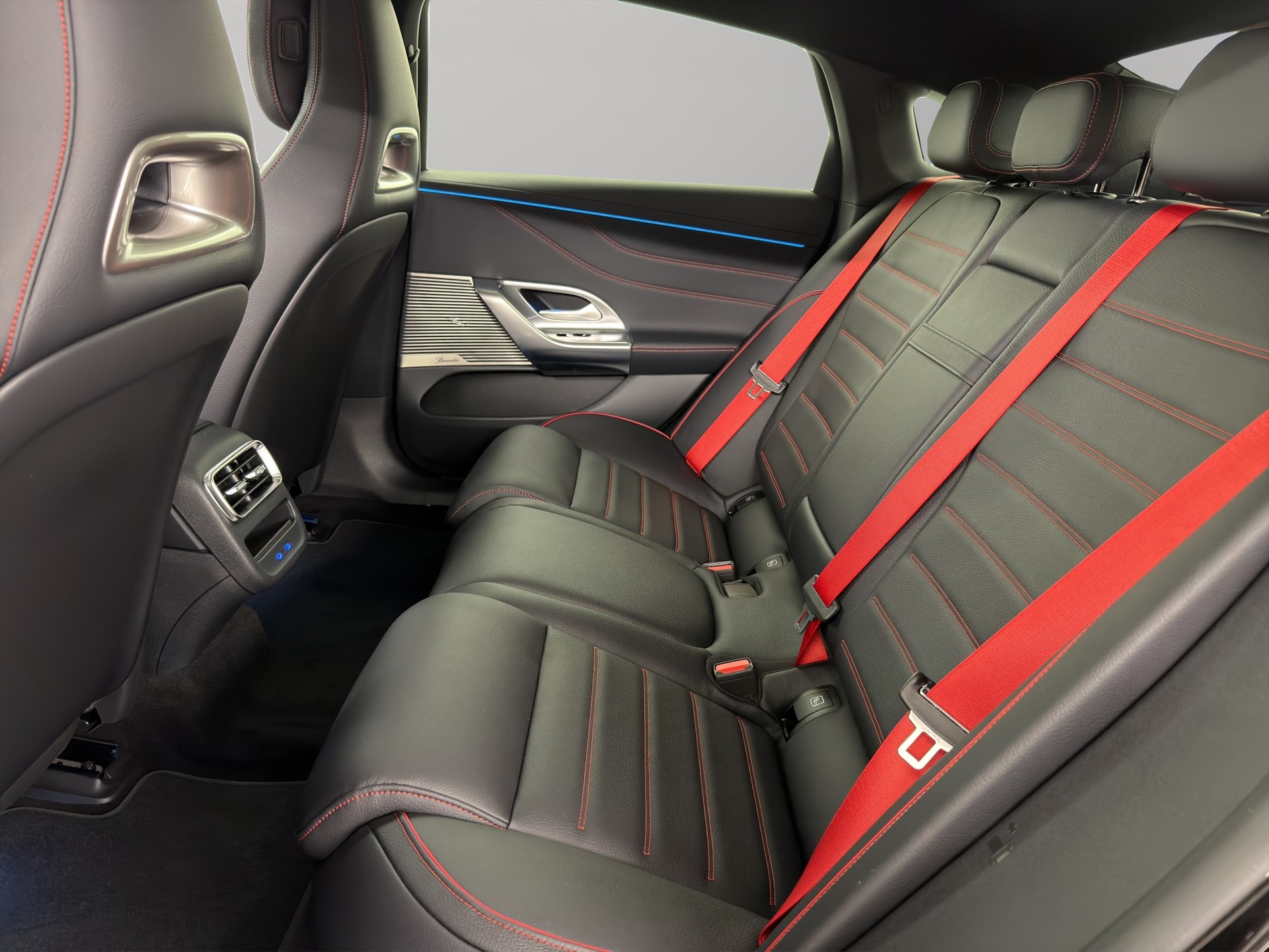 MERCEDES-BENZ C 400 4matic-image-9