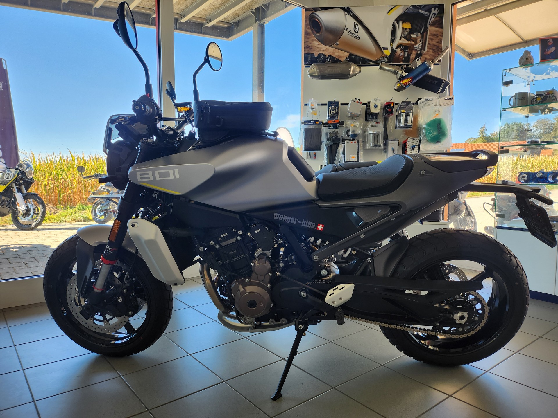 HUSQVARNA Svartpilen 801-image-0