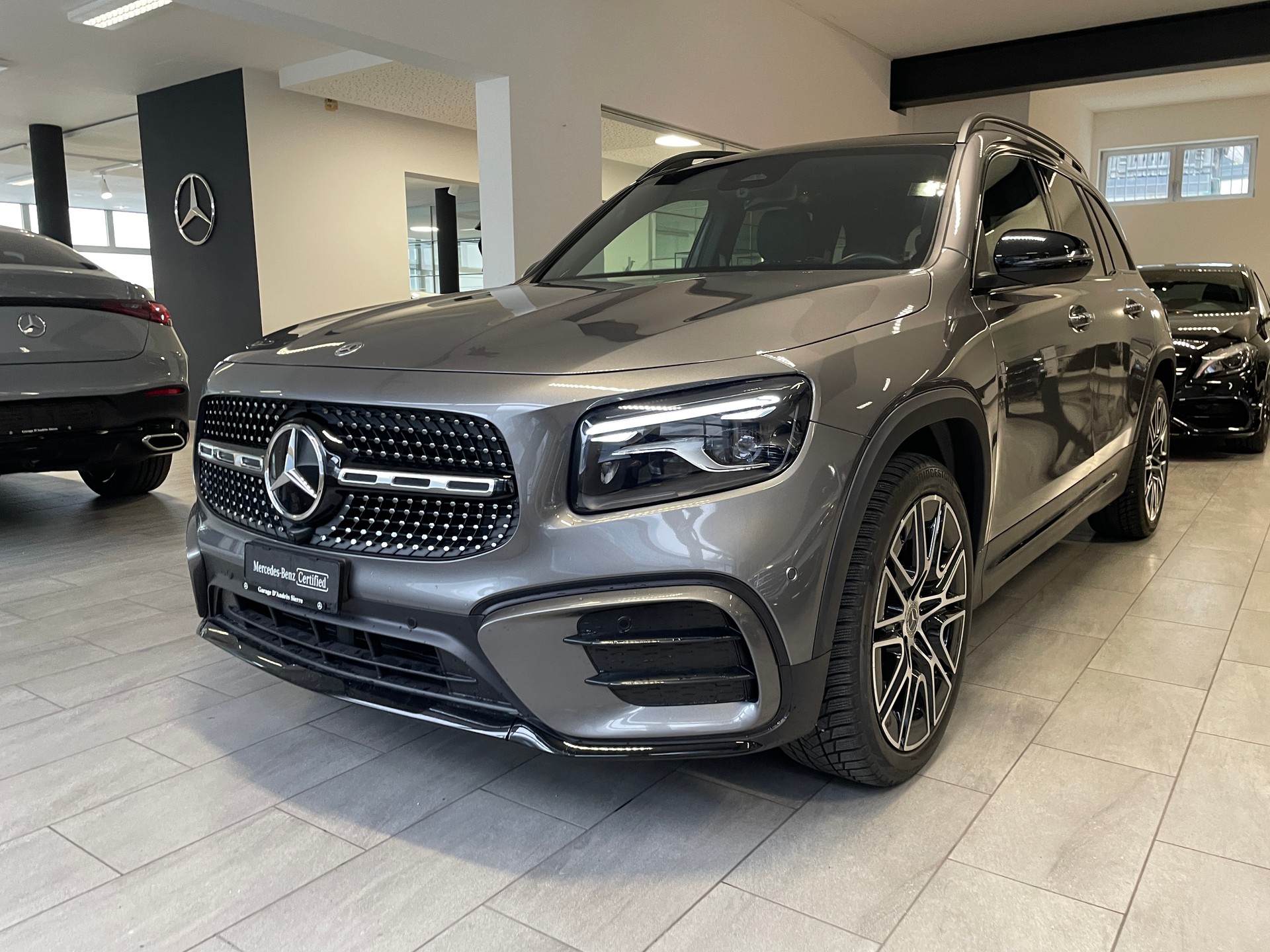 MERCEDES-BENZ GLB 220 4Matic 8G-Tronic AMG Line-showroom-element-1