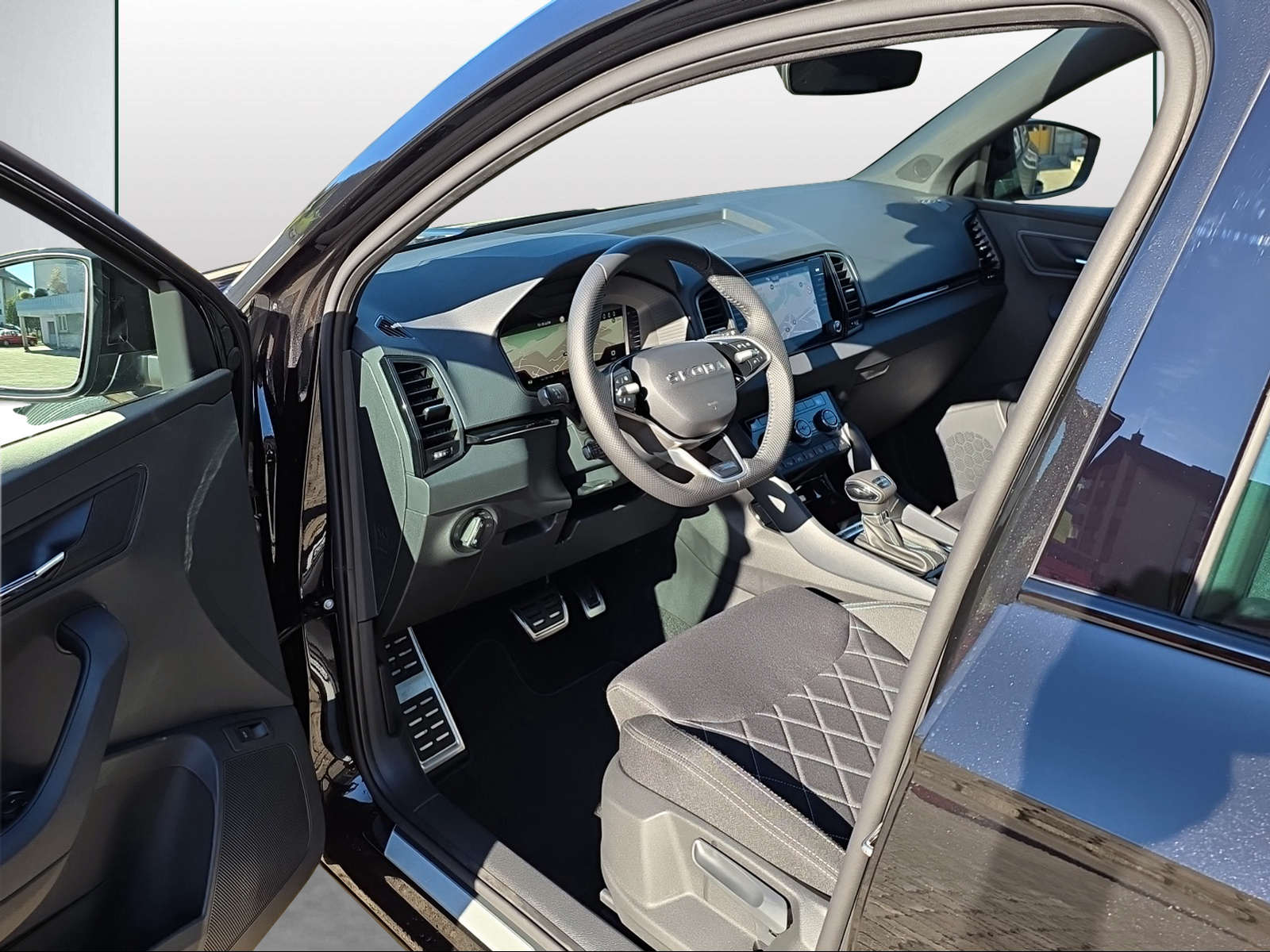 SKODA Karoq 2.0 TSI SportLine 4x4 DSG-image-5
