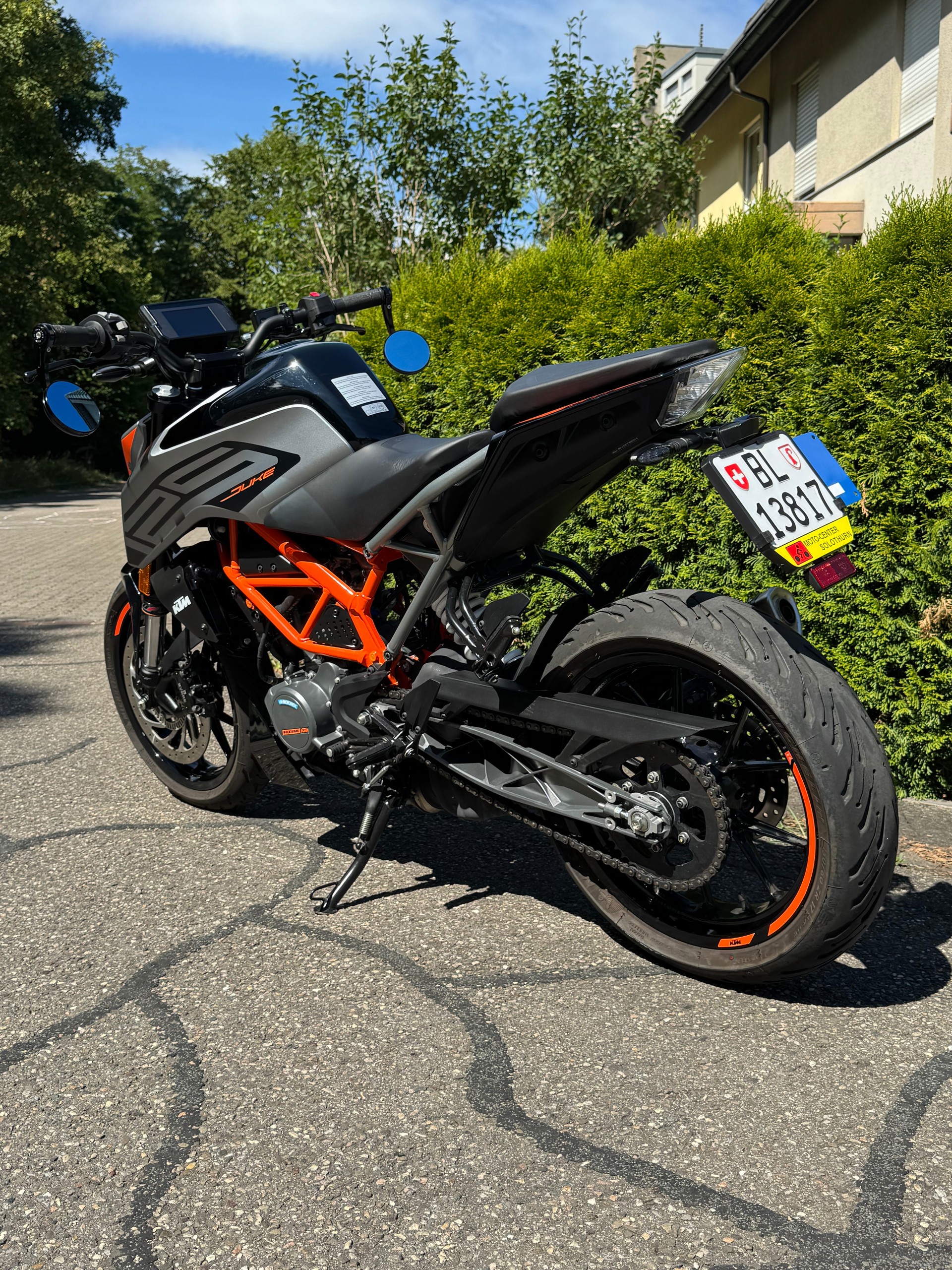 KTM 125 Duke-image-1