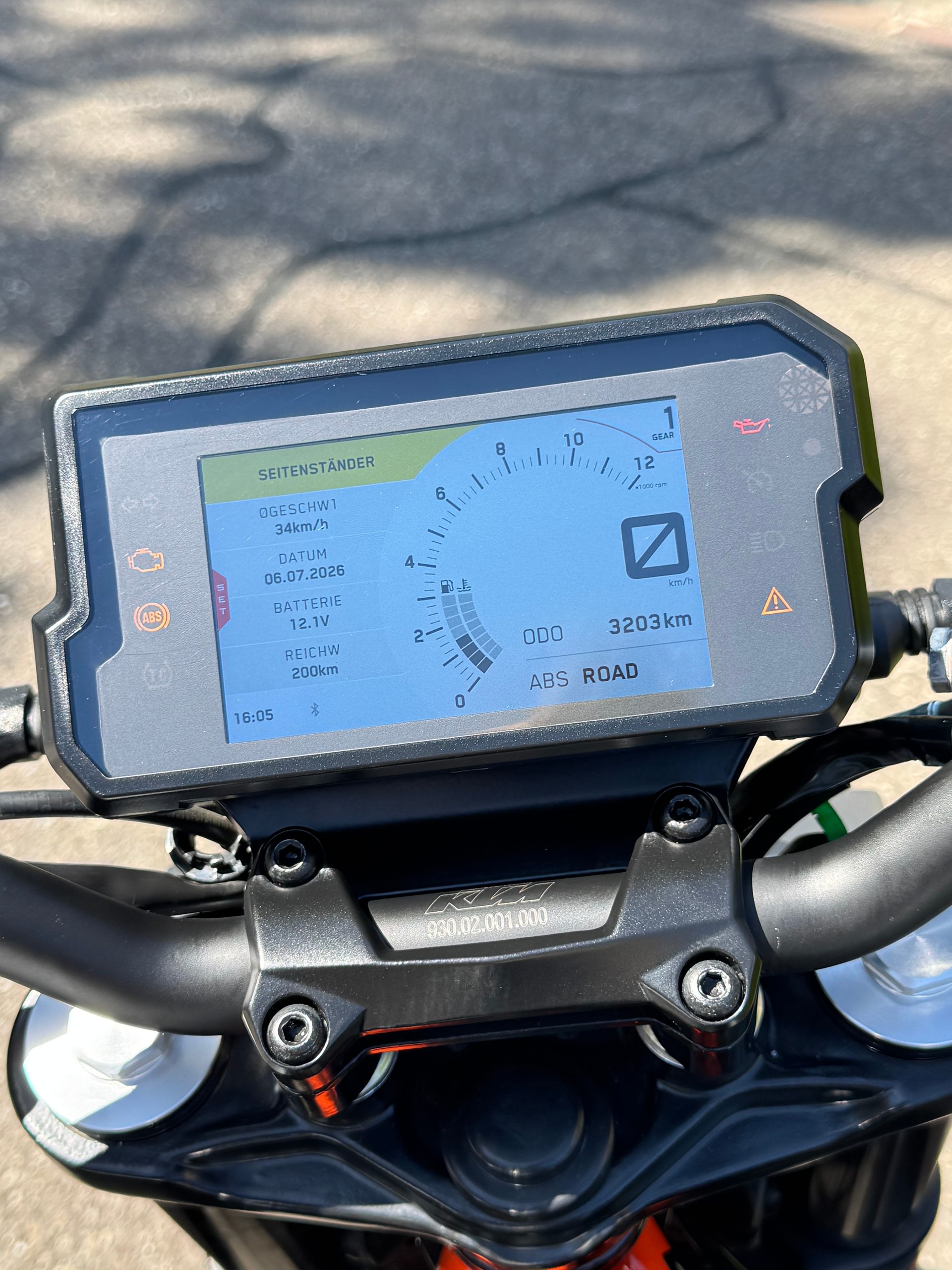 KTM 125 Duke-image-2