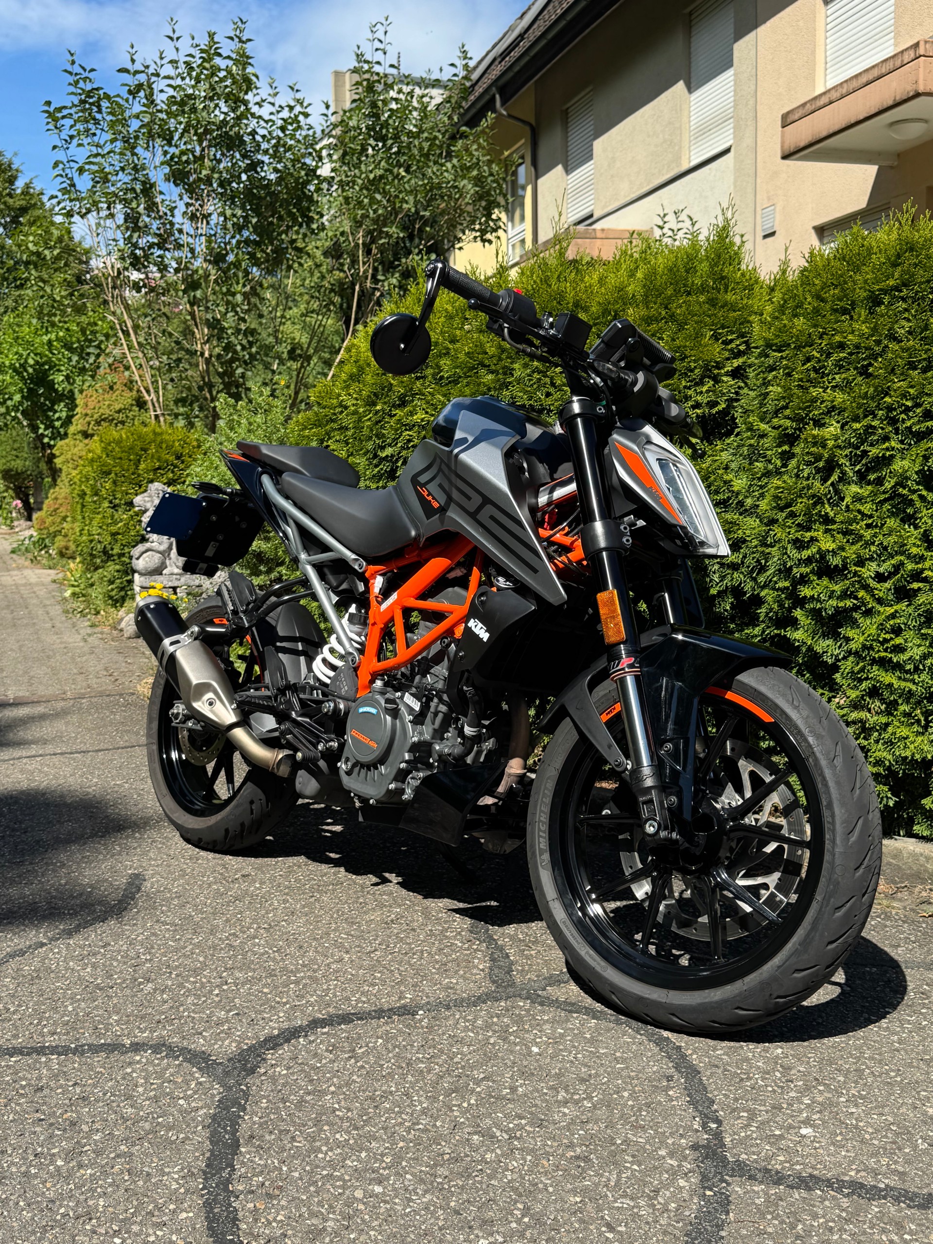 KTM 125 Duke-image-3