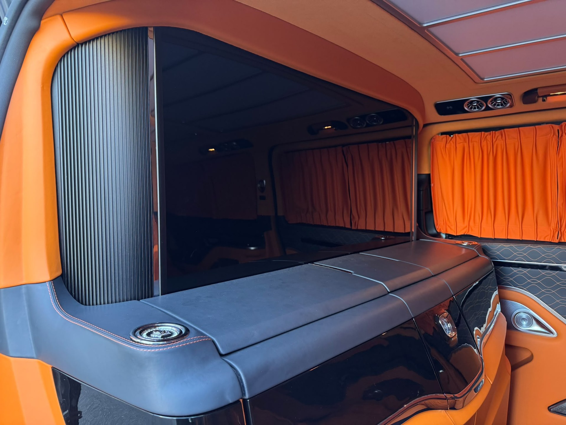 MERCEDES-BENZ V 300 d Extra-Lang 4matic Exclusive FALCON ST. MORITZ V.I.P-image-48