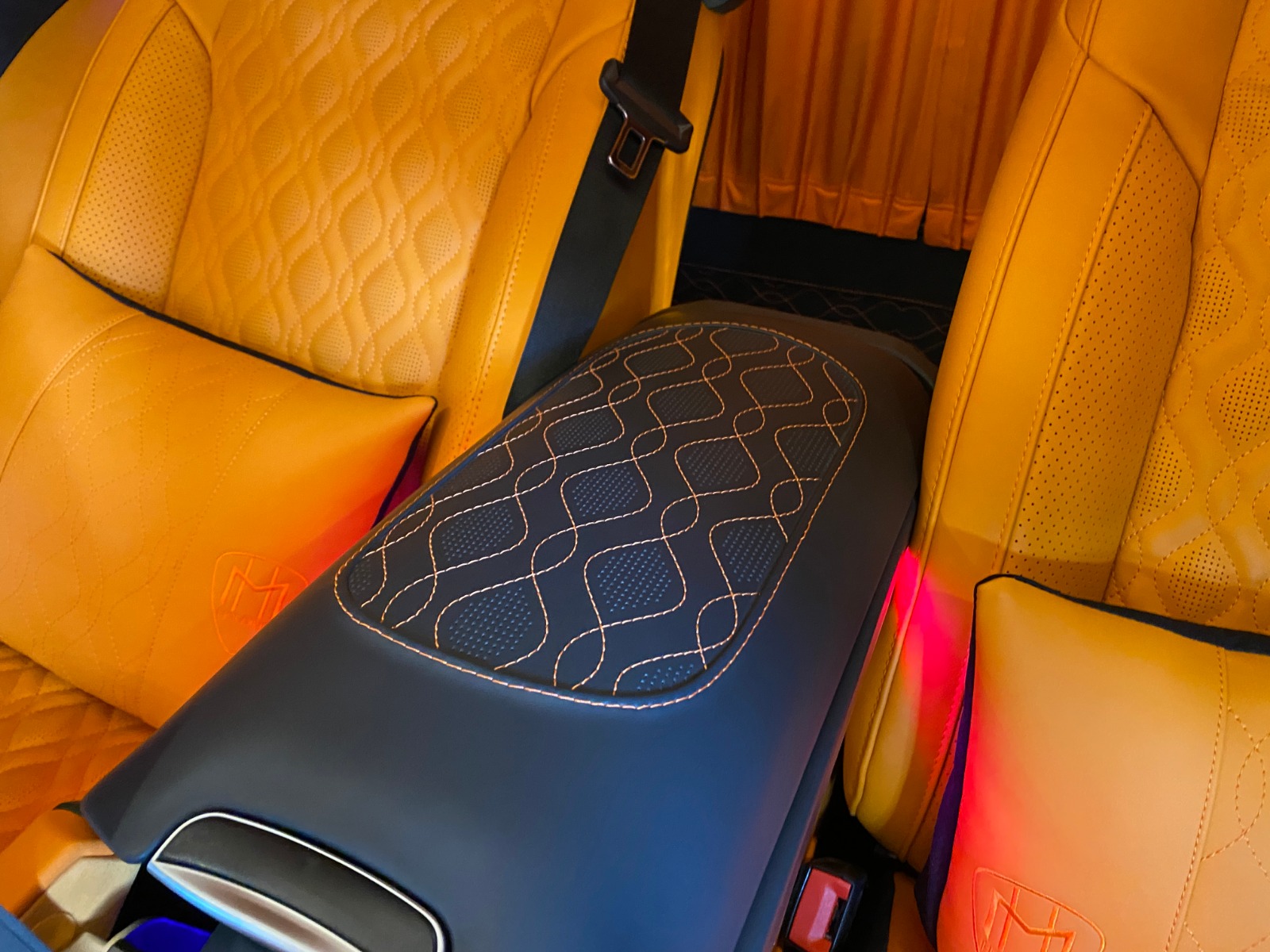 MERCEDES-BENZ V 300 d Extra-Lang 4matic Exclusive FALCON ST. MORITZ V.I.P-image-45