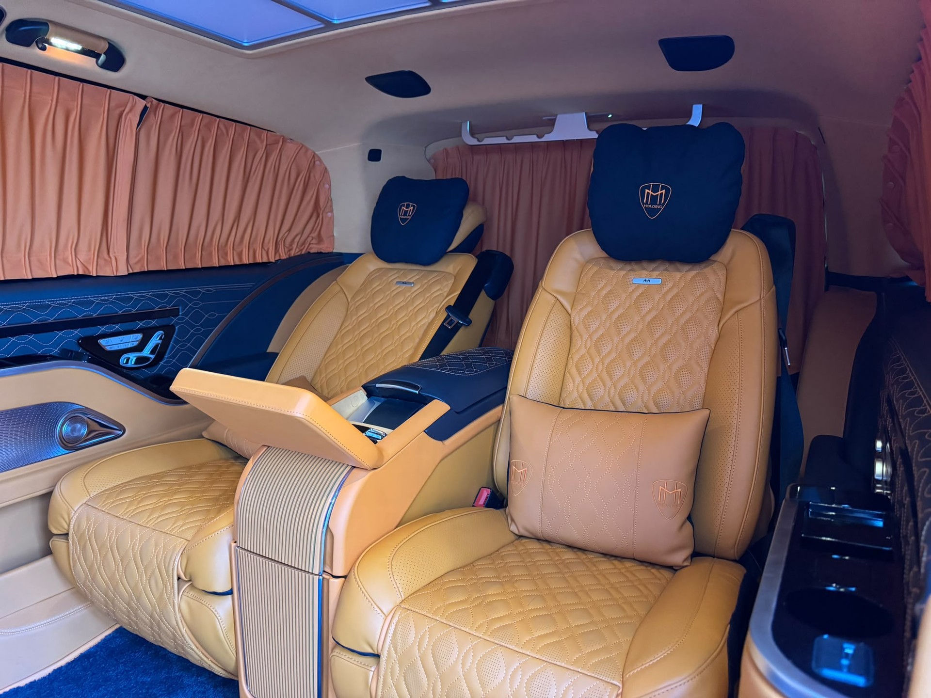 MERCEDES-BENZ V 300 d Extra-Lang 4matic Exclusive FALCON ST. MORITZ V.I.P-image-44