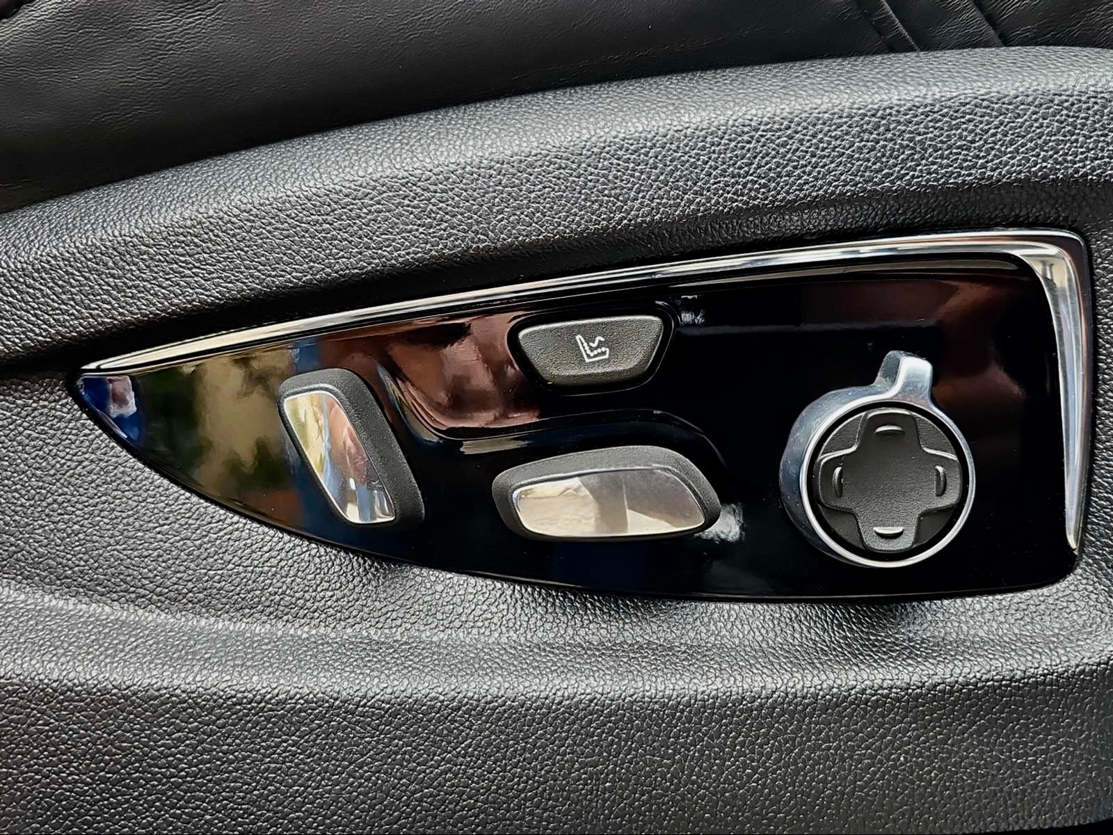 CADILLAC Escalade 6.2 Platinum Automatic-image-13