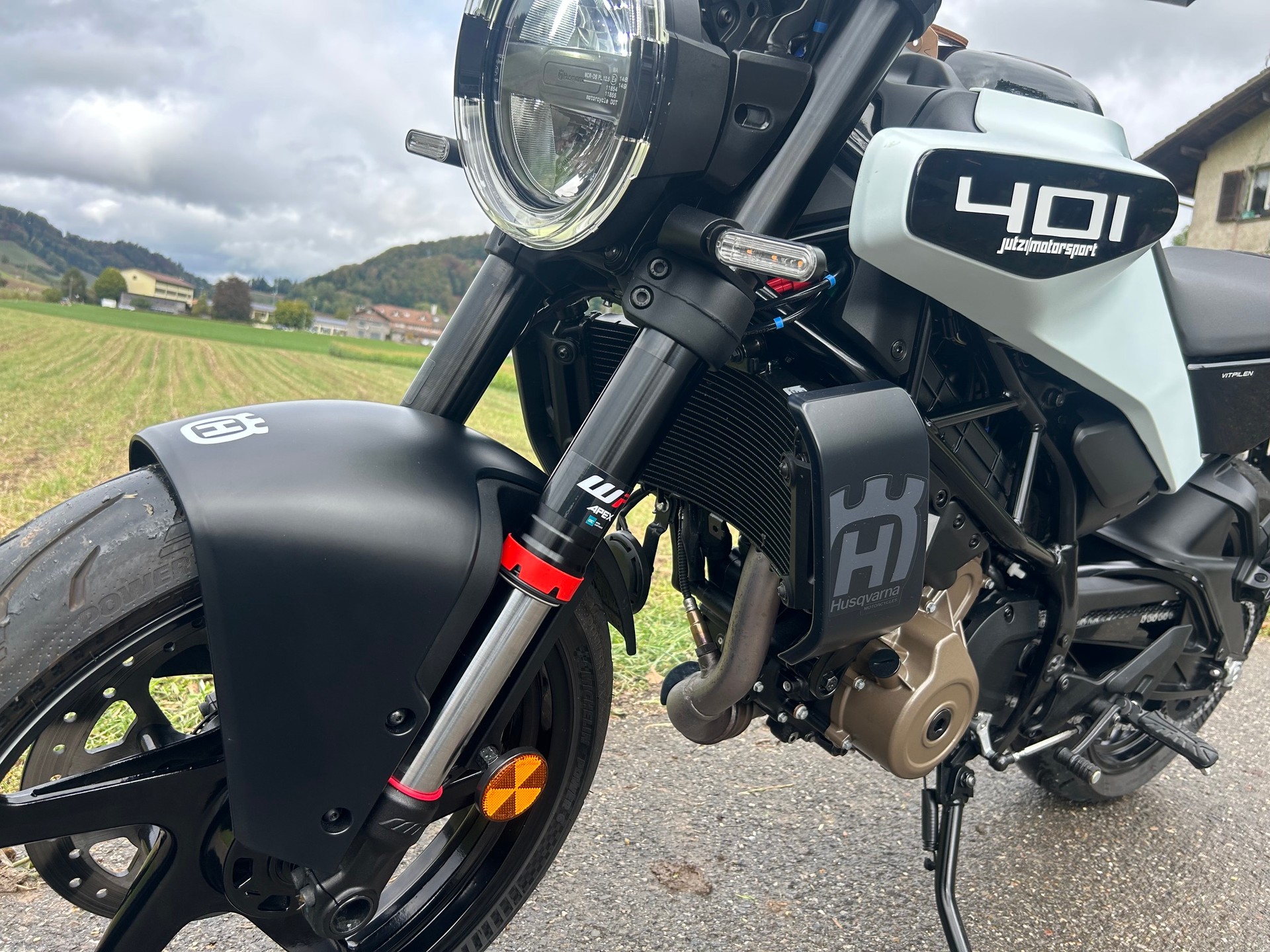 HUSQVARNA Svartpilen 401-image-4