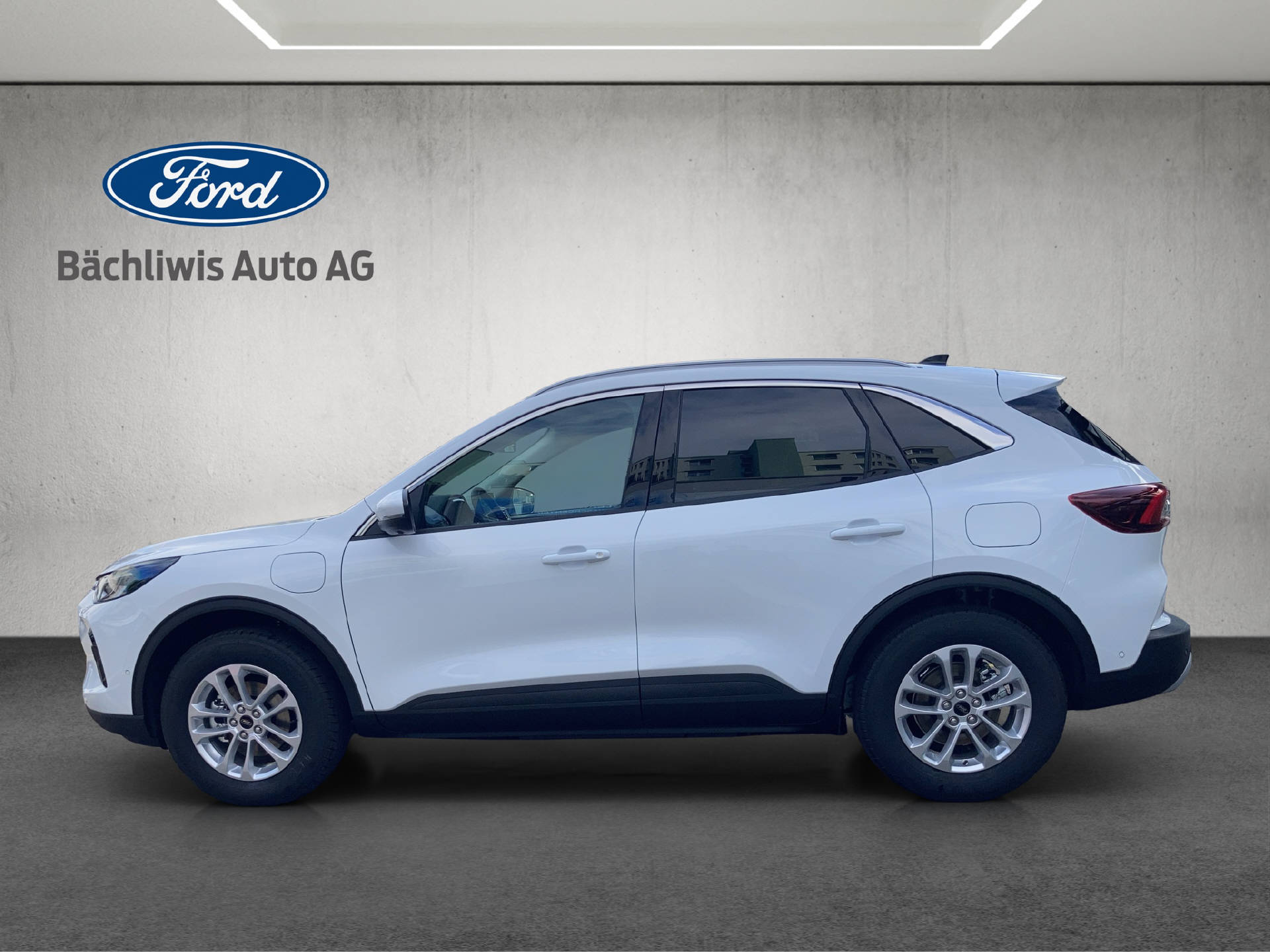 FORD Kuga 2.5 Plug-in Hybrid Titanium-showroom-element-1