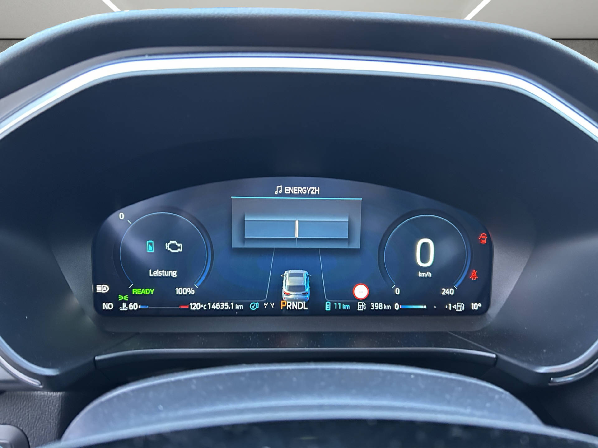 FORD Kuga 2.5 Plug-in Hybrid Titanium-image-11
