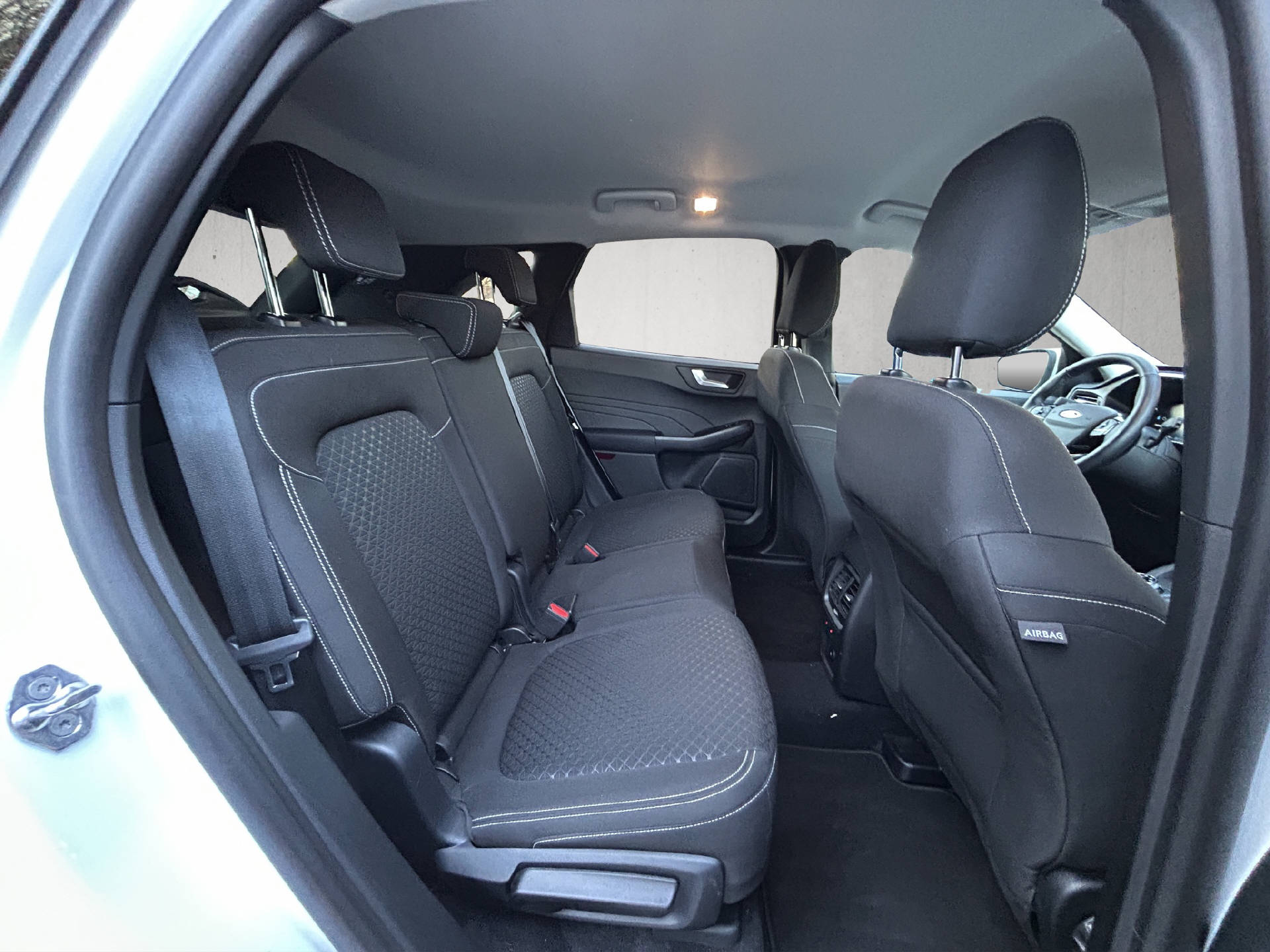FORD Kuga 2.5 Plug-in Hybrid Titanium-image-19