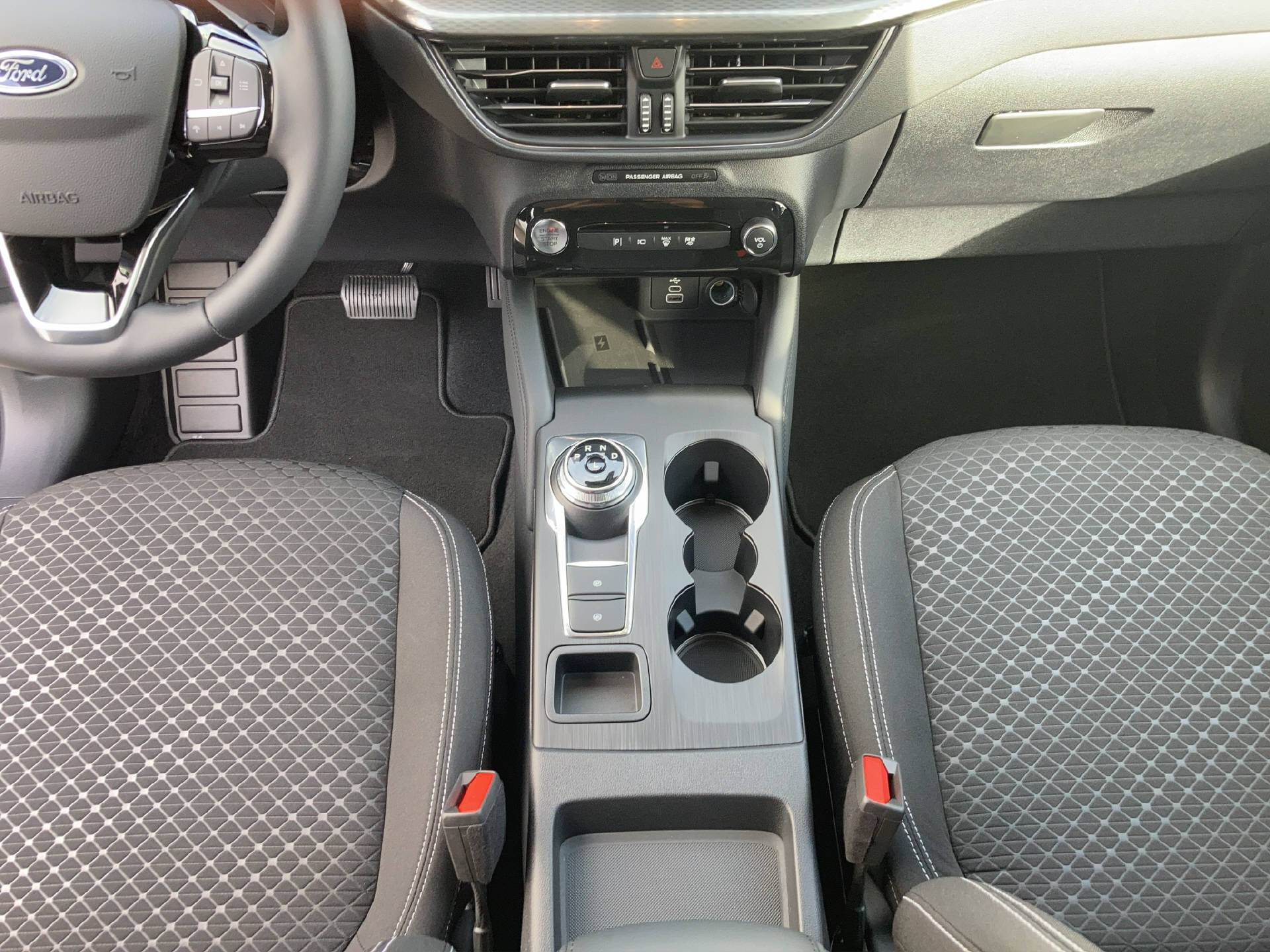 FORD Kuga 2.5 Plug-in Hybrid Titanium-image-15