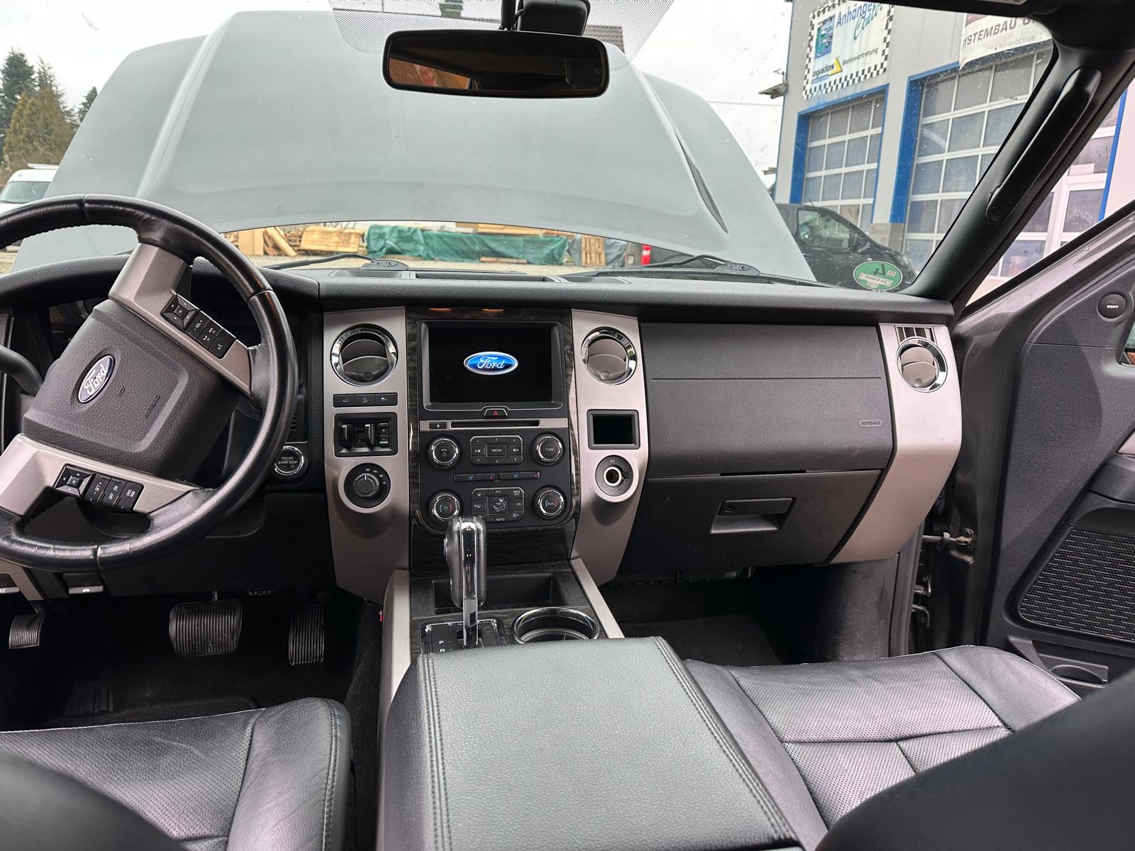 FORD Expedition EL Limited-image-6