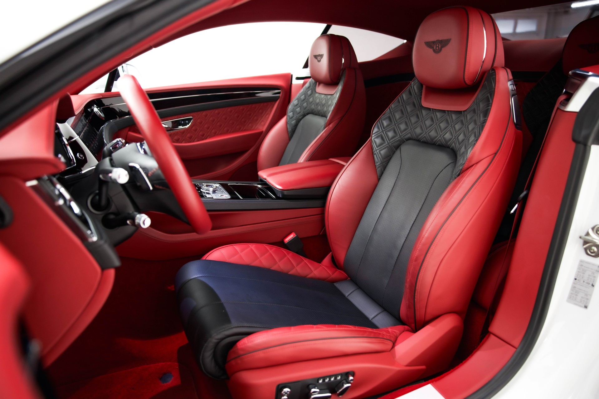 BENTLEY Continental GT 6.0 W12-image-21