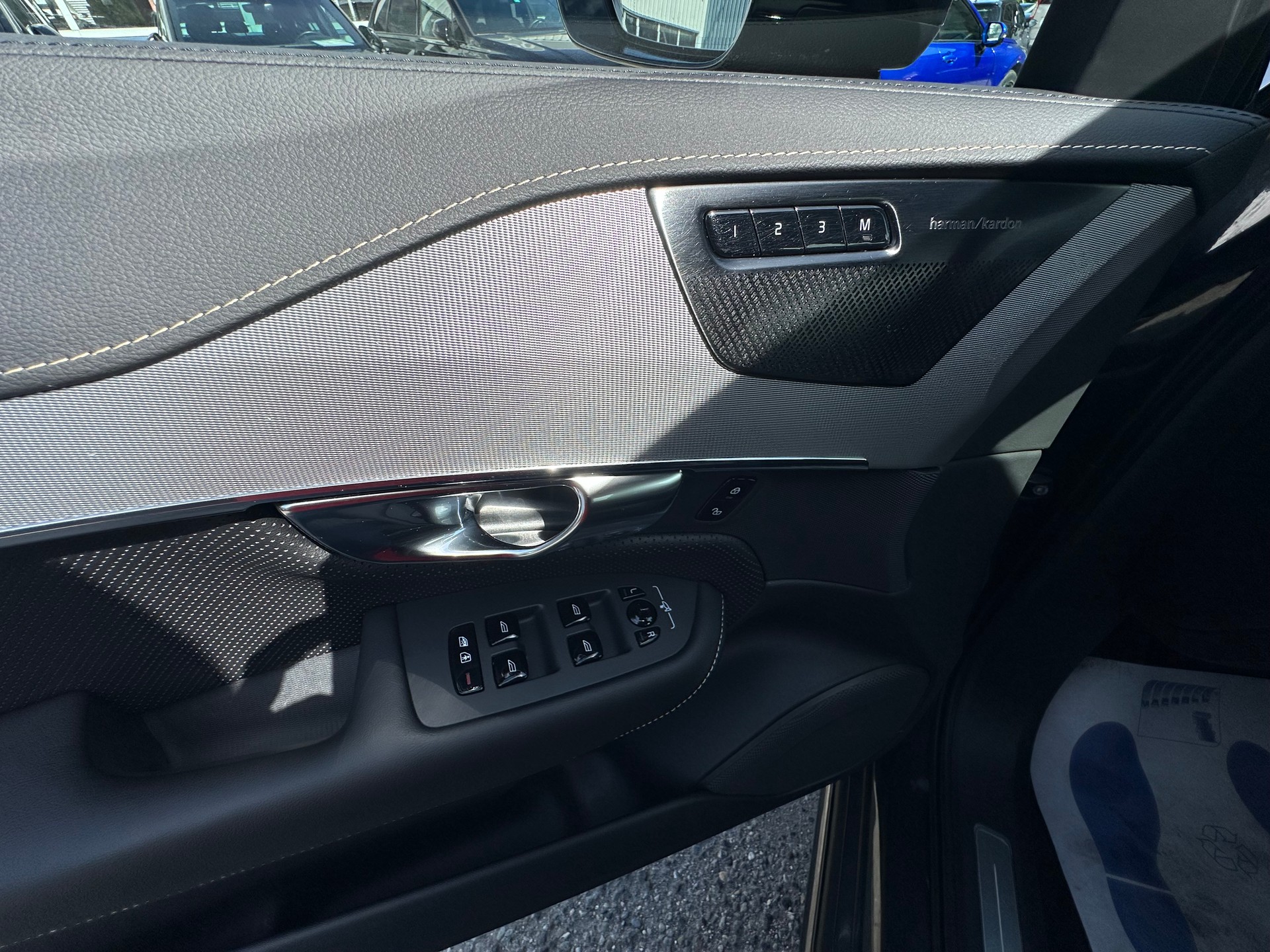 VOLVO XC90 T8 eAWD R-Design Geartronic 7 places-image-12