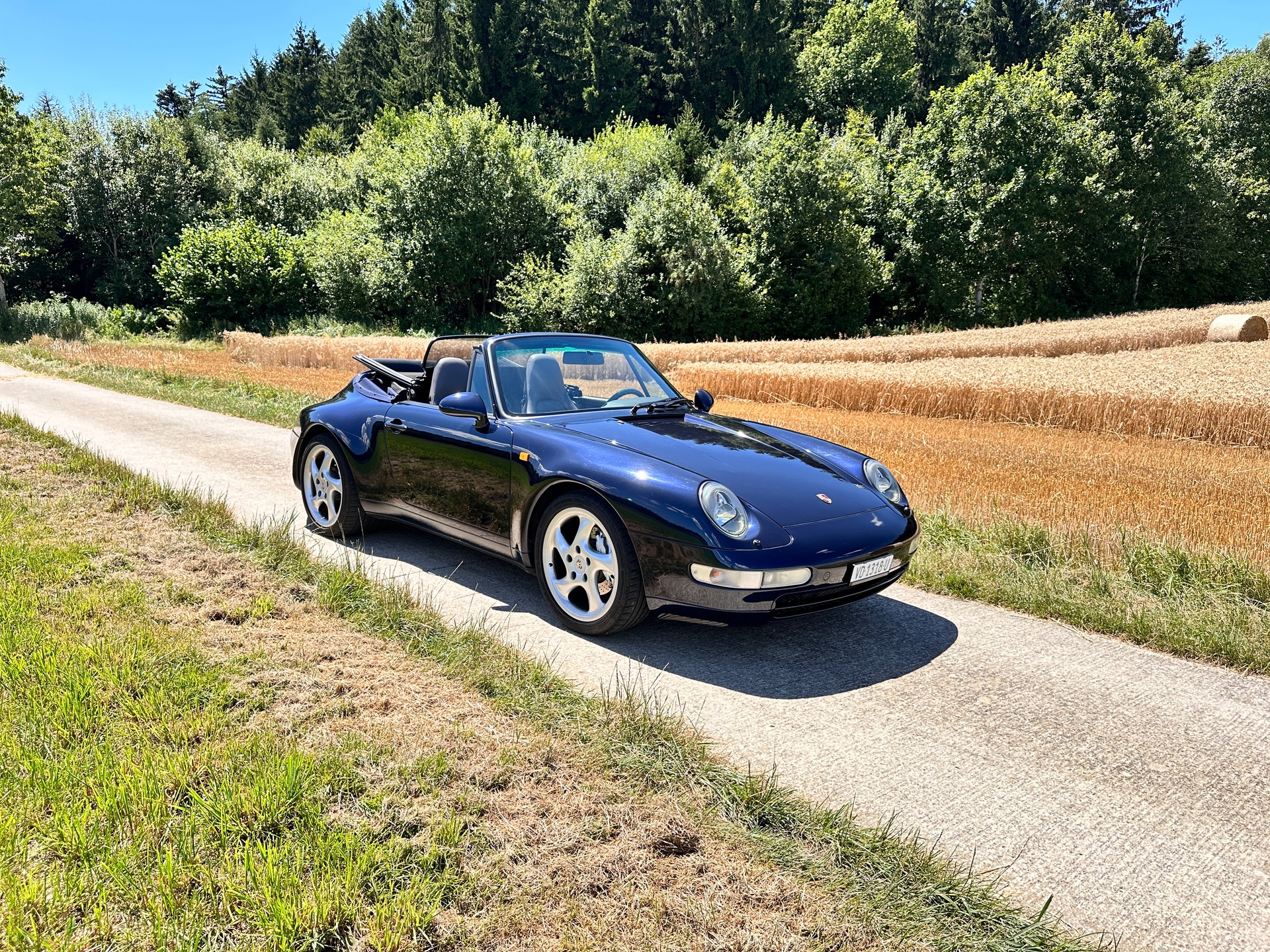 PORSCHE 911 Carrera 4 Cabrio-image-2