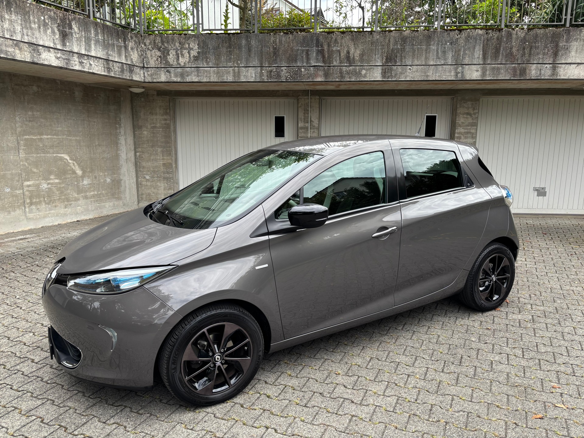 RENAULT Zoe Swiss Edition R240 (Batterie Miete)