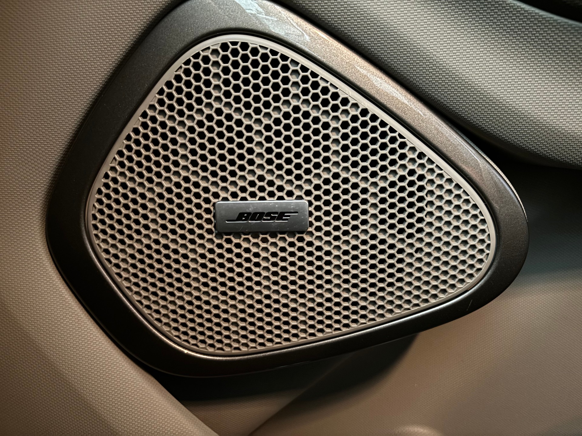 RENAULT Zoe Swiss Edition R240 (Batterie Miete)-image-9