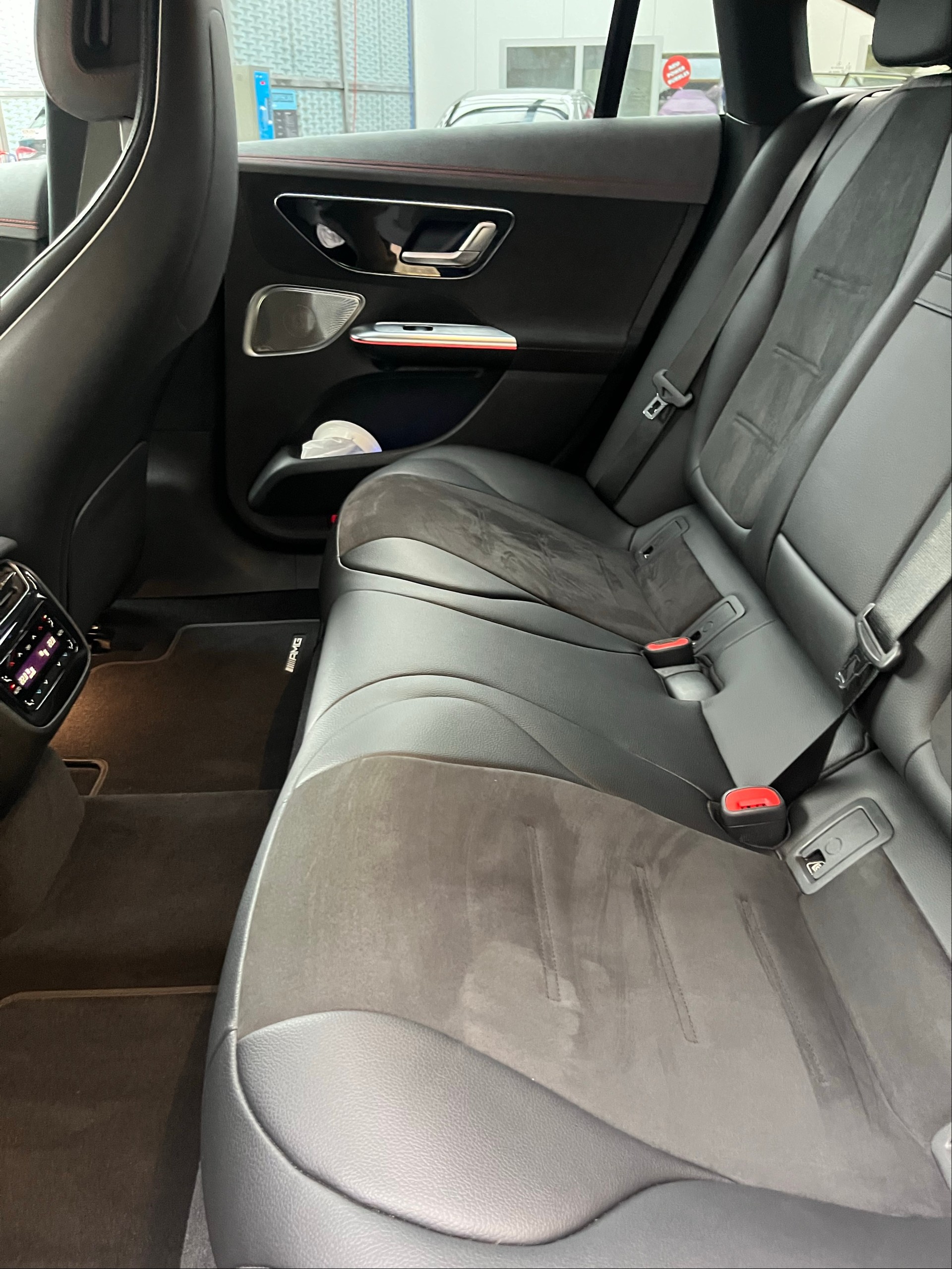 MERCEDES-BENZ EQE 350 AMG 4MATIC-image-17