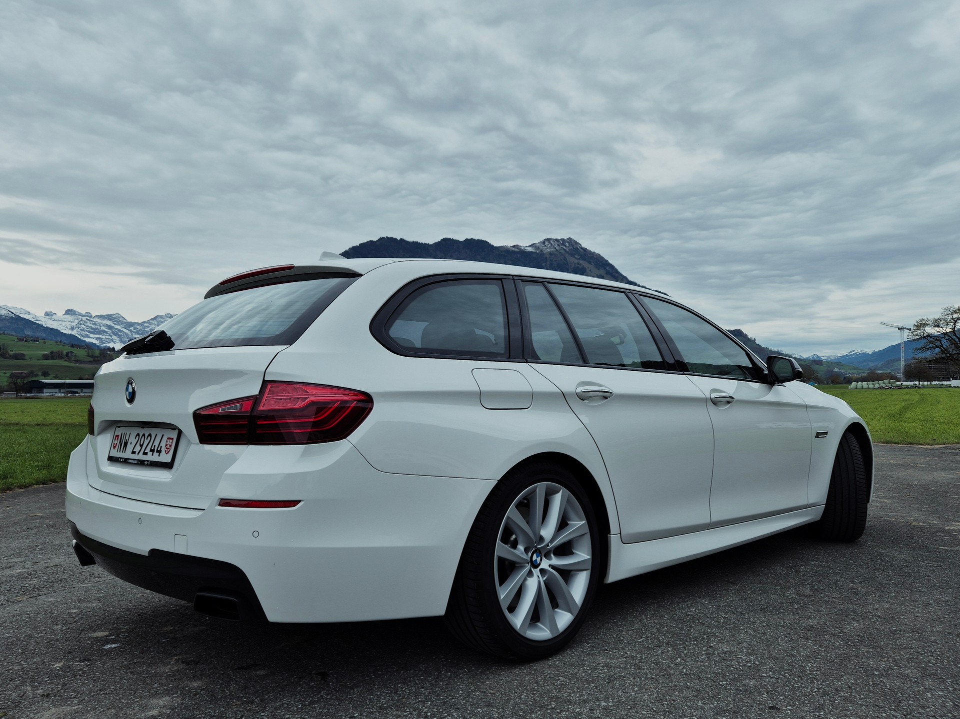 BMW M550d Touring xDrive Steptronic-image-2