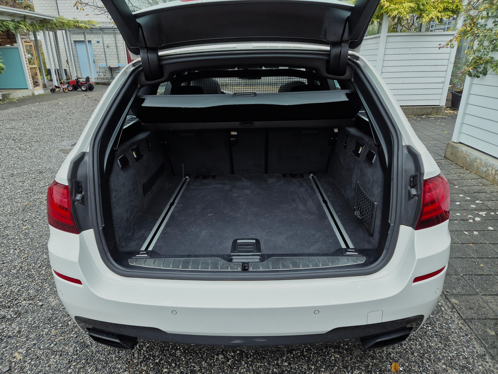 BMW M550d Touring xDrive Steptronic-image-10