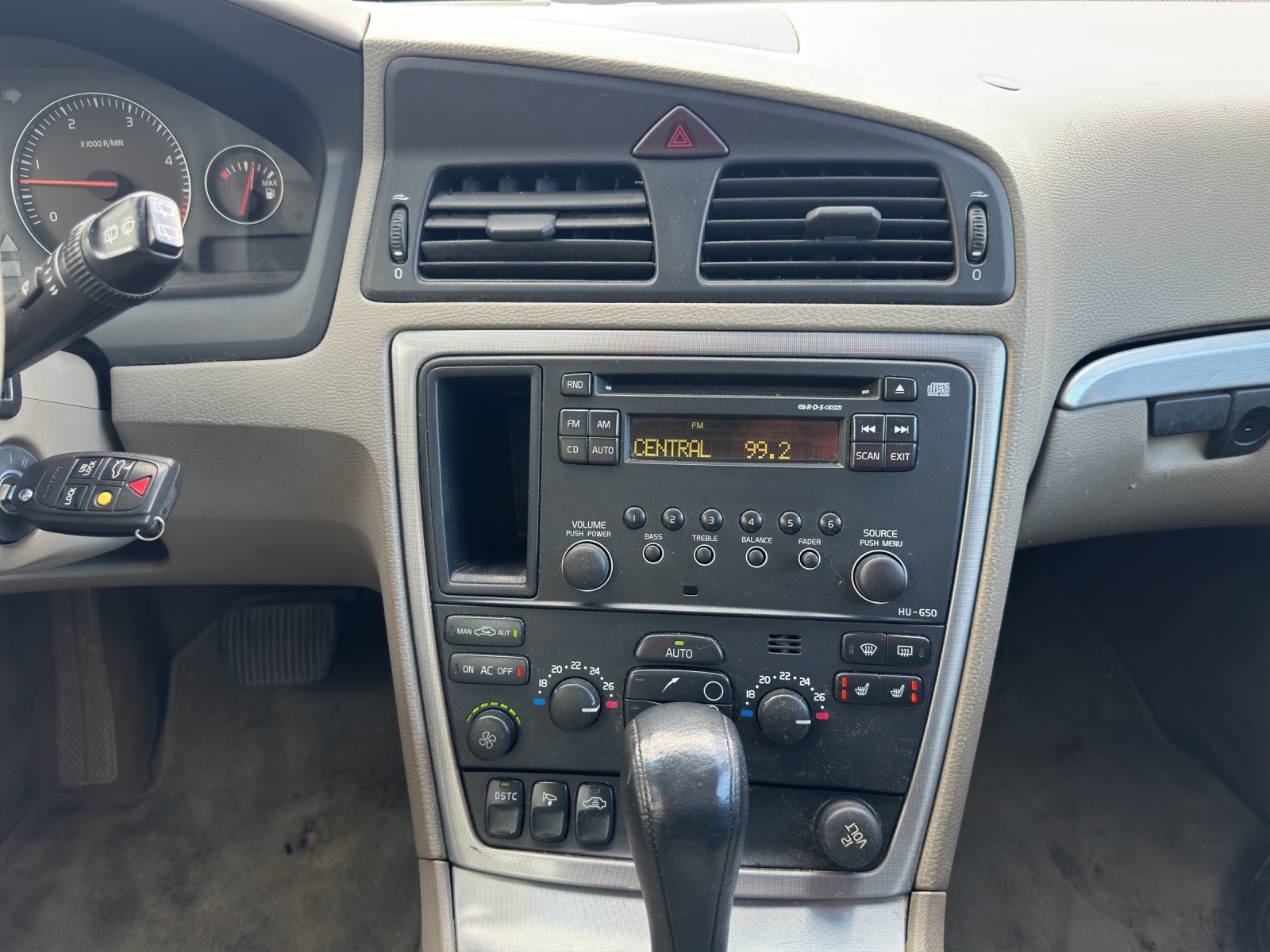 VOLVO V70 D5 Momentum-image-10